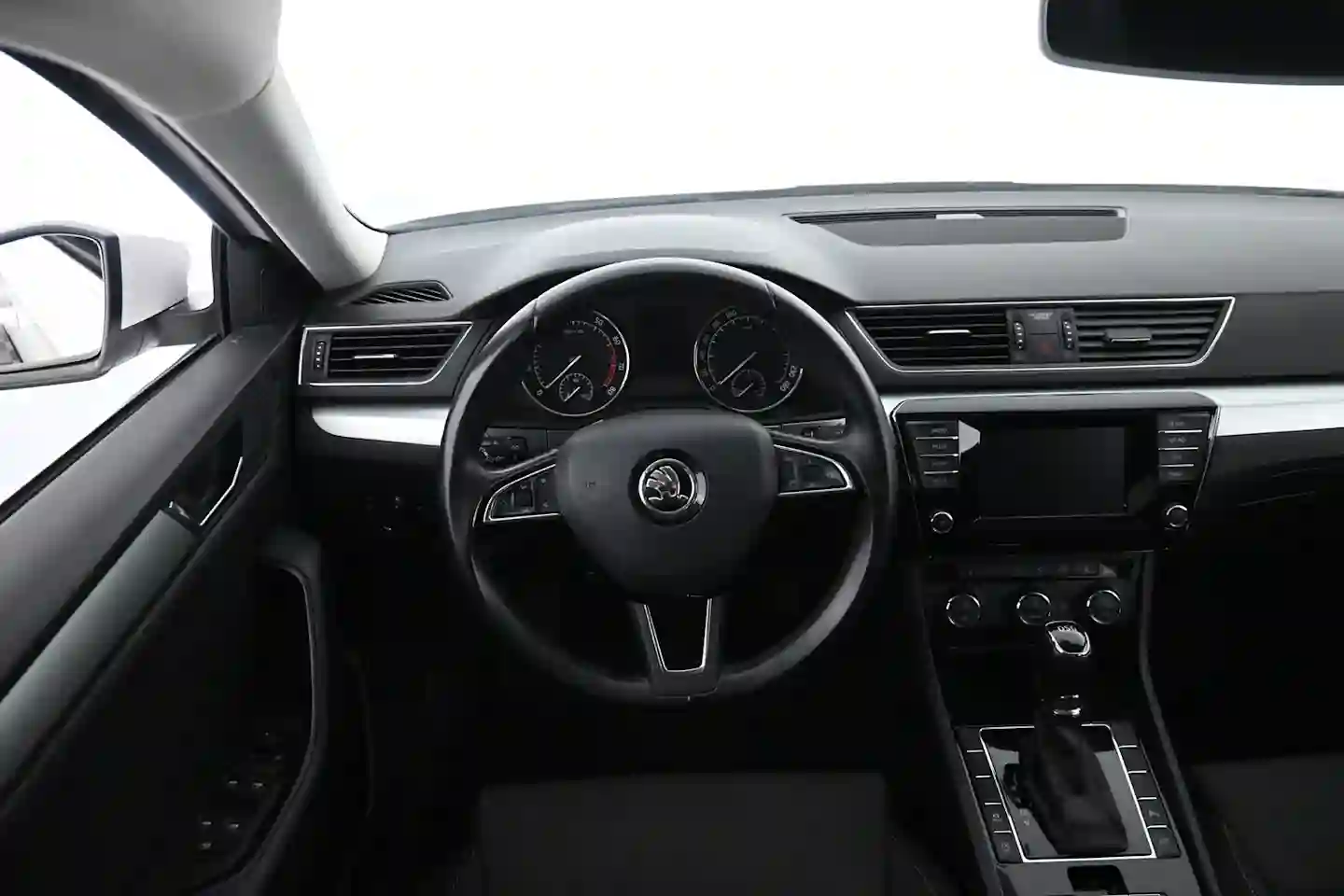 Car Image - Y8fldEjNj3dqZ7ToSERkc