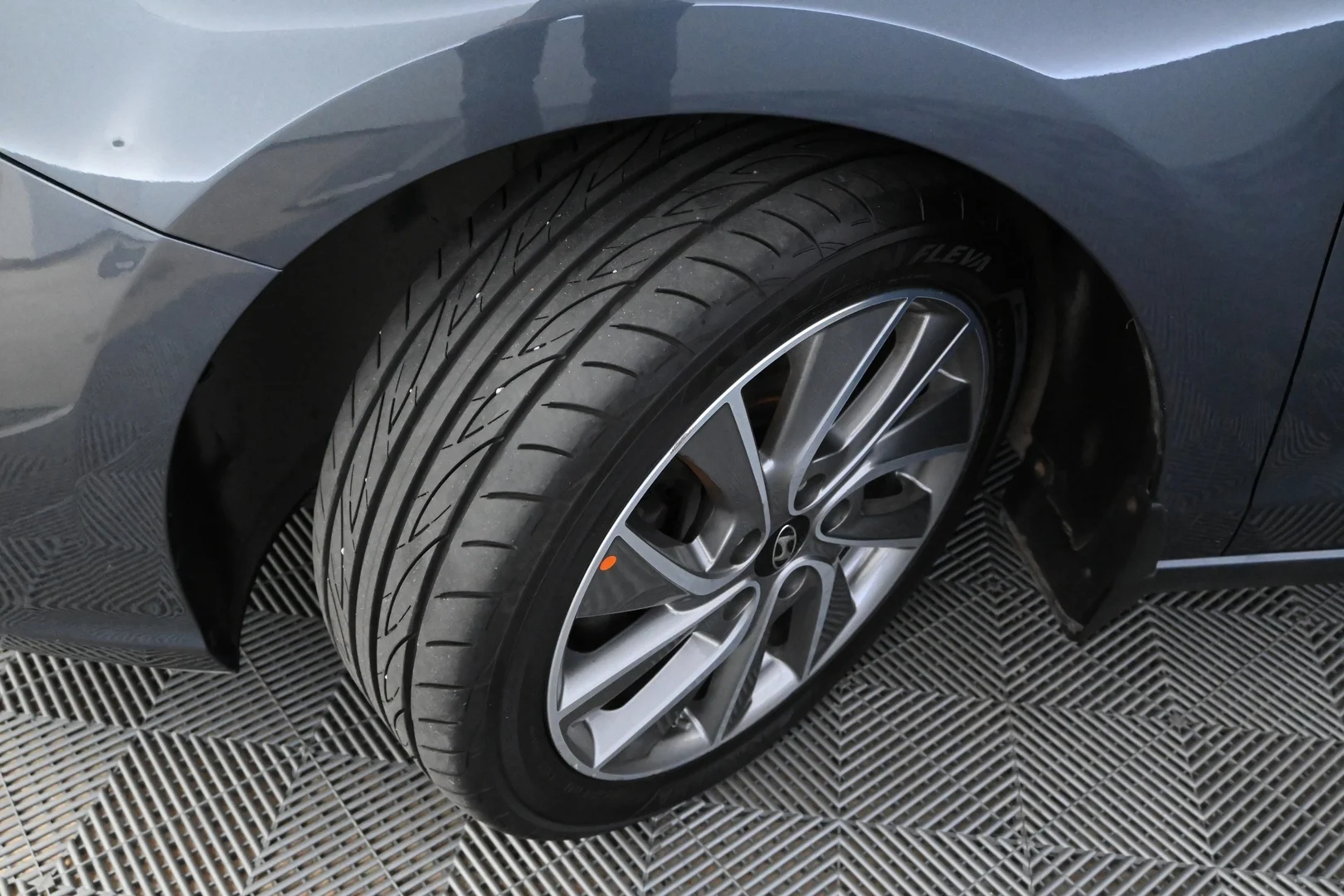 Car Image - 6jkMXlNImP2Coic3FLGiiu