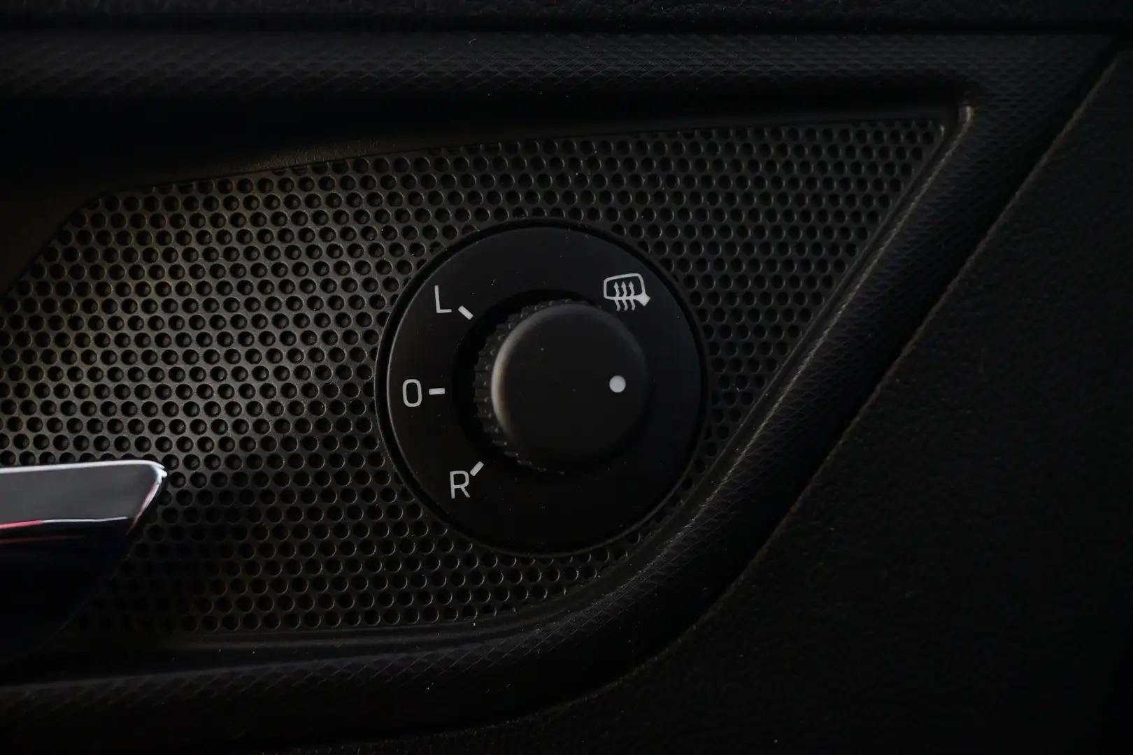 Car Image - 1gam6E0r478Z84i9skrd0e