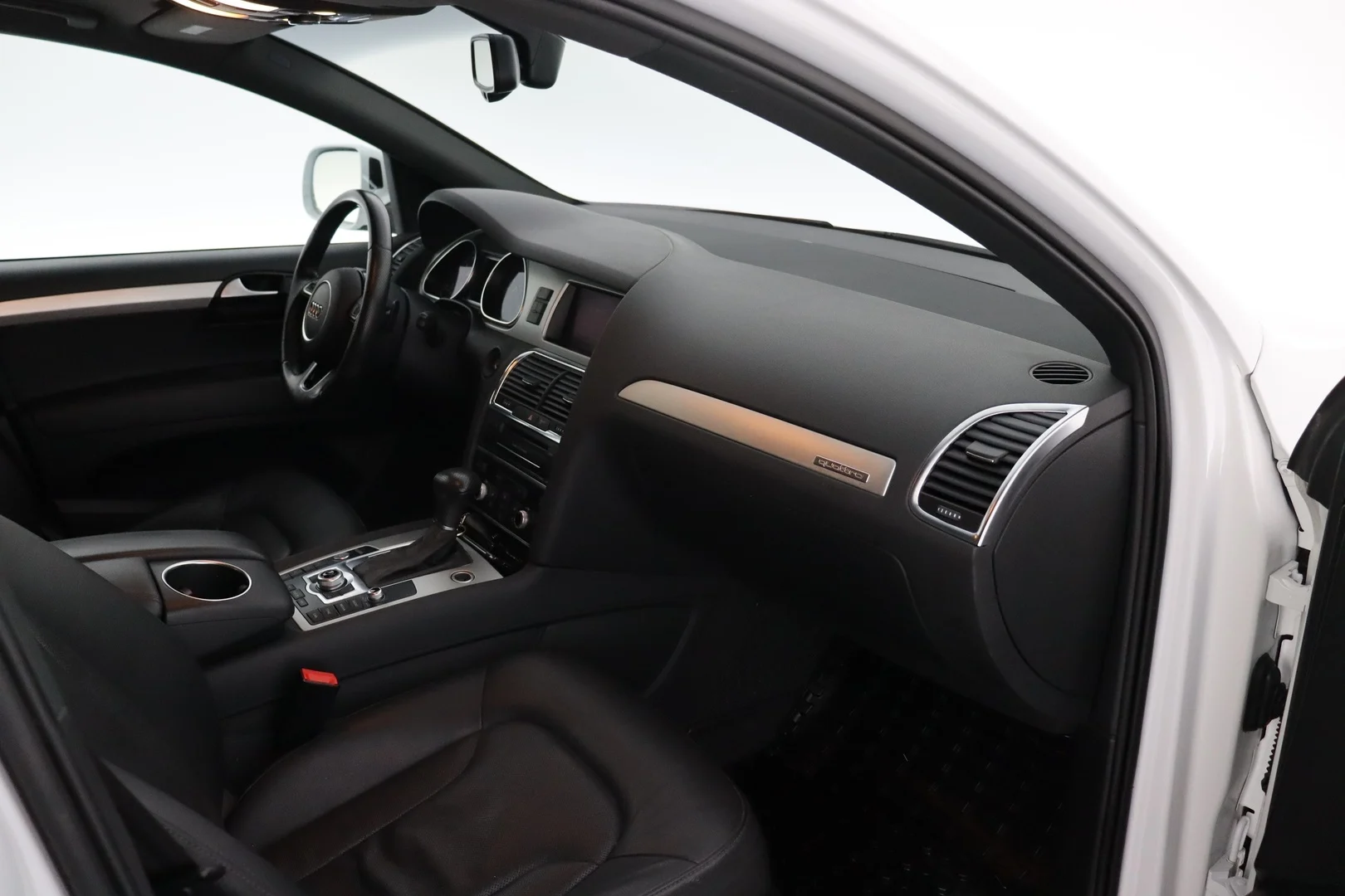 Car Image - 3Y08WY1eGKYyUMIyKKm2v8