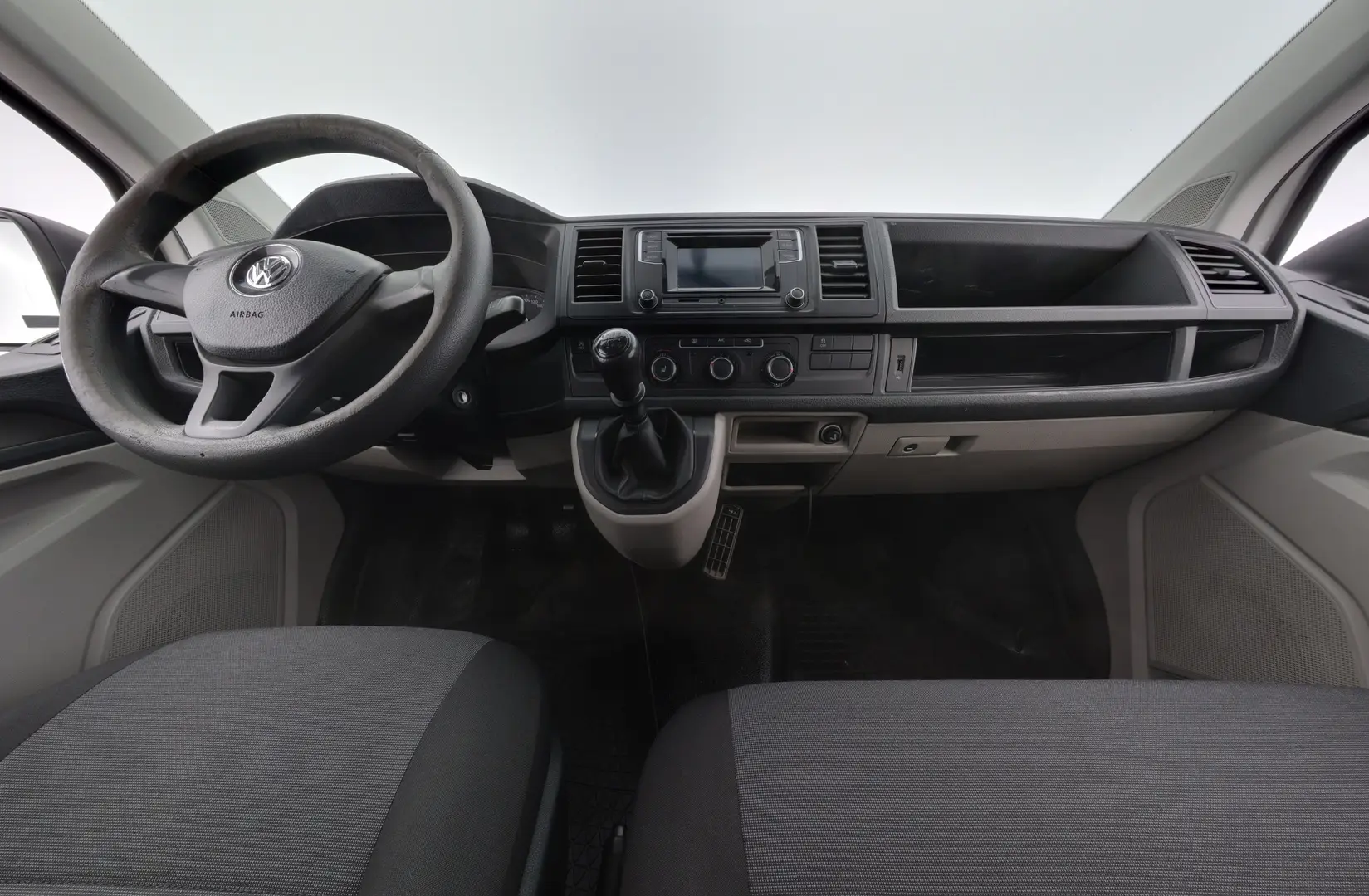 Car Image - AOCwEuwV8adroO3NOK2hh