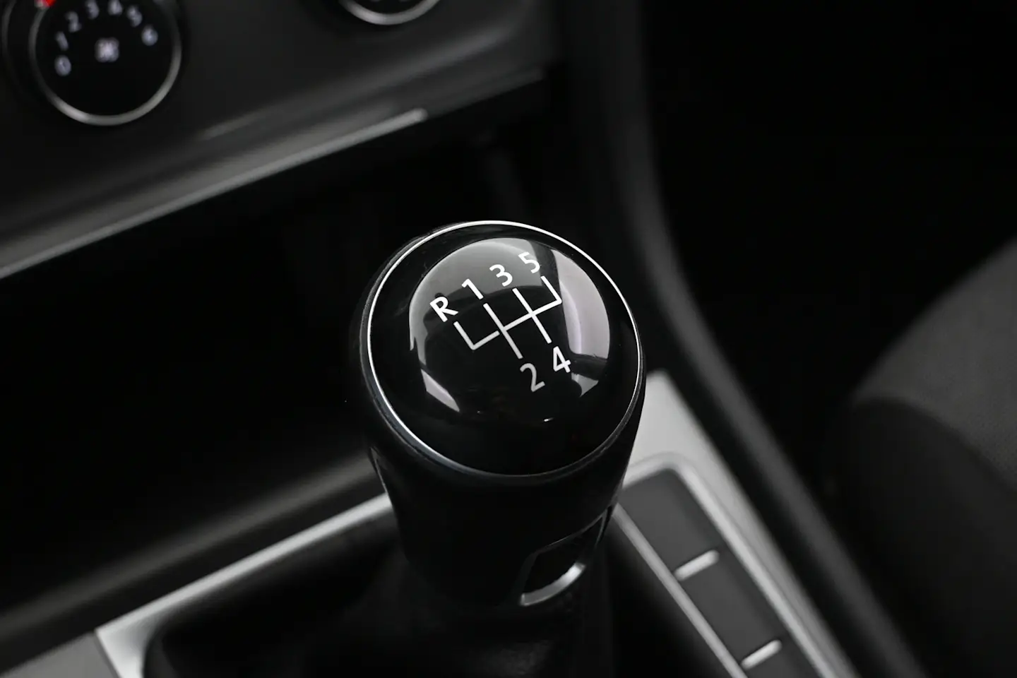 Car Image - 2yxUhVxltFYYS4N3SUoCmF