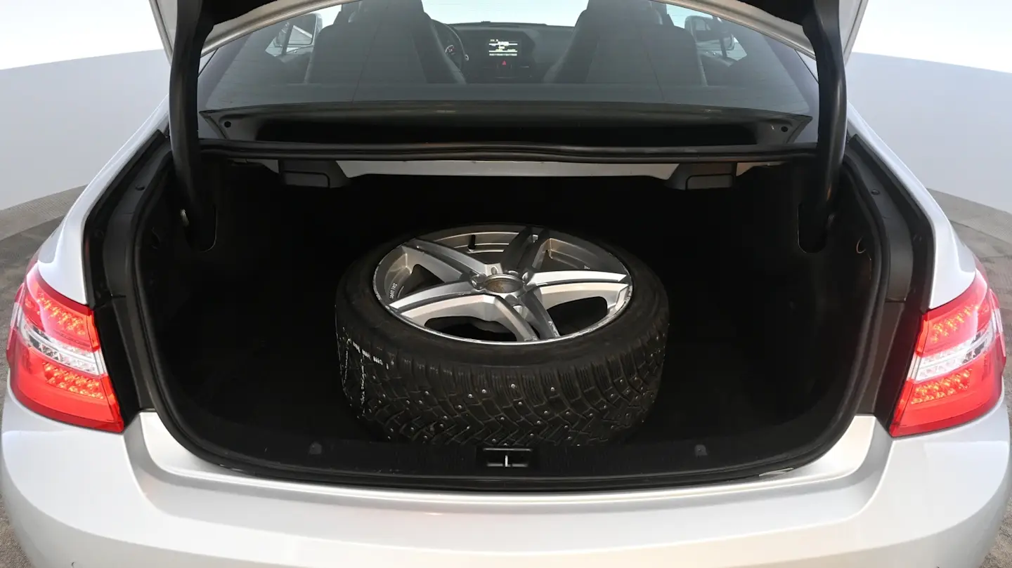 Car Image - uuBGQMucL4L9hccVBY6Mv