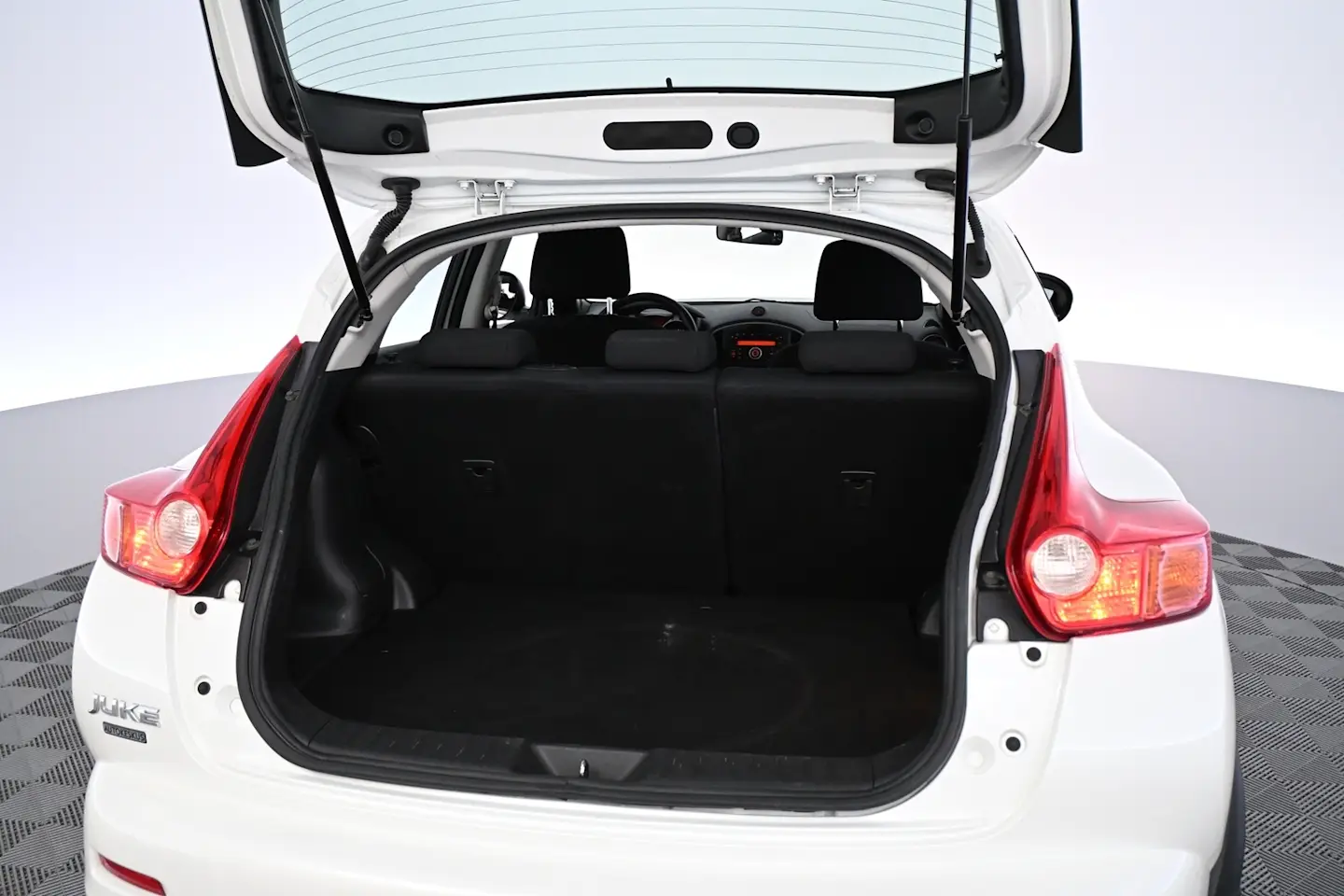 Car Image - 7LgmUIgAlLWbcoBfqSmjq4