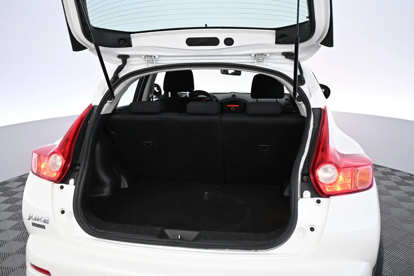 Car Image - 7LgmUIgAlLWbcoBfqSmjq4