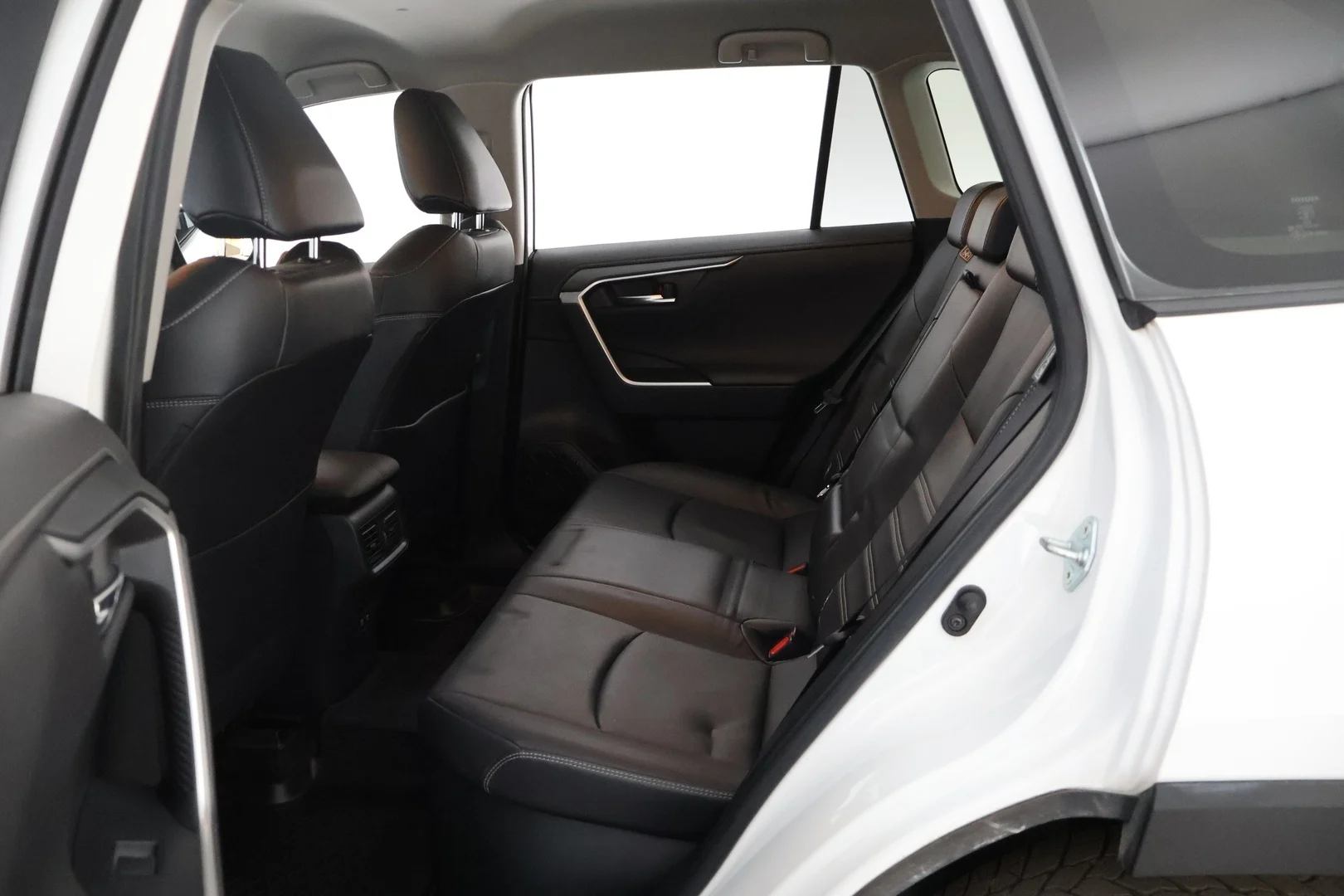 Car Image - 54lEwDgPemgLFdNwVlgiHg