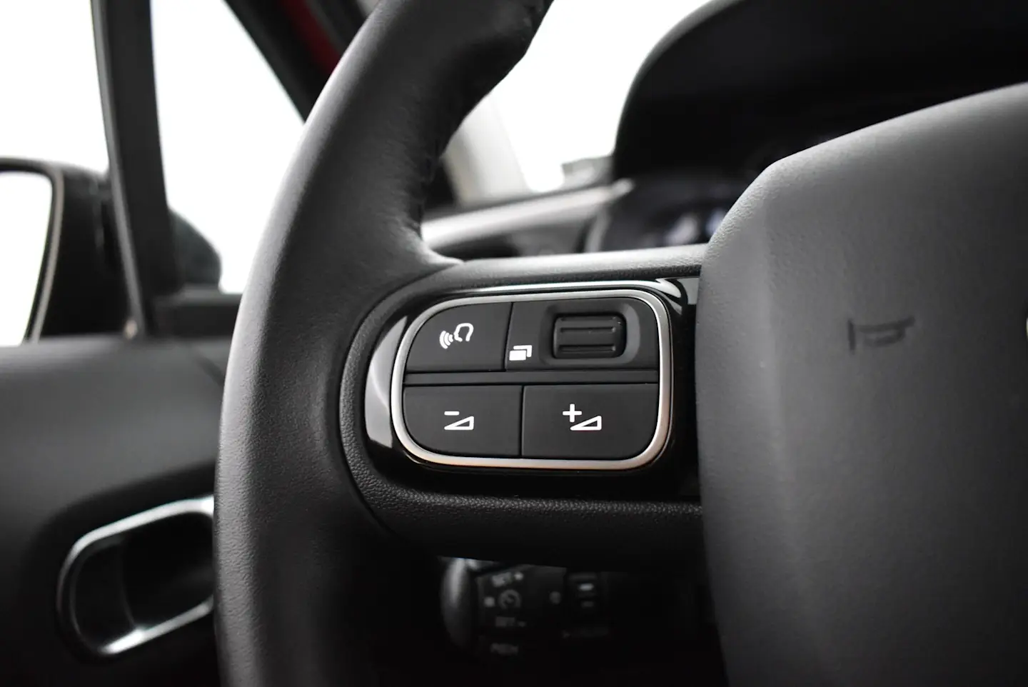 Car Image - 4RQHDxjJqaJ35732x3Si5b