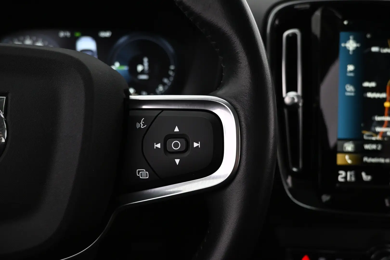 Car Image - 1OdpdsLmPjTIgsKU0TTWGK