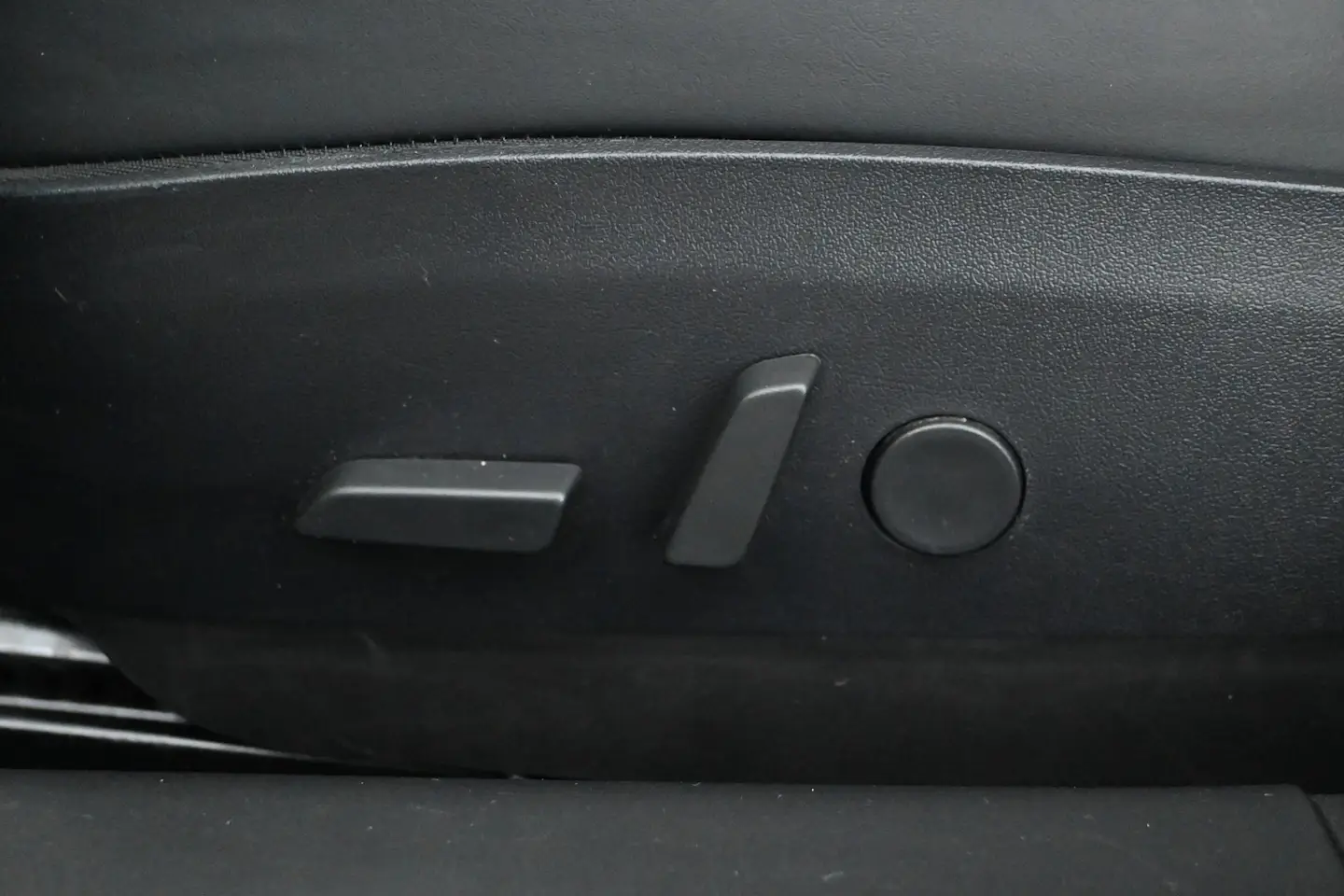 Car Image - 5IYMwvPyF6wq56EtR7H0G1