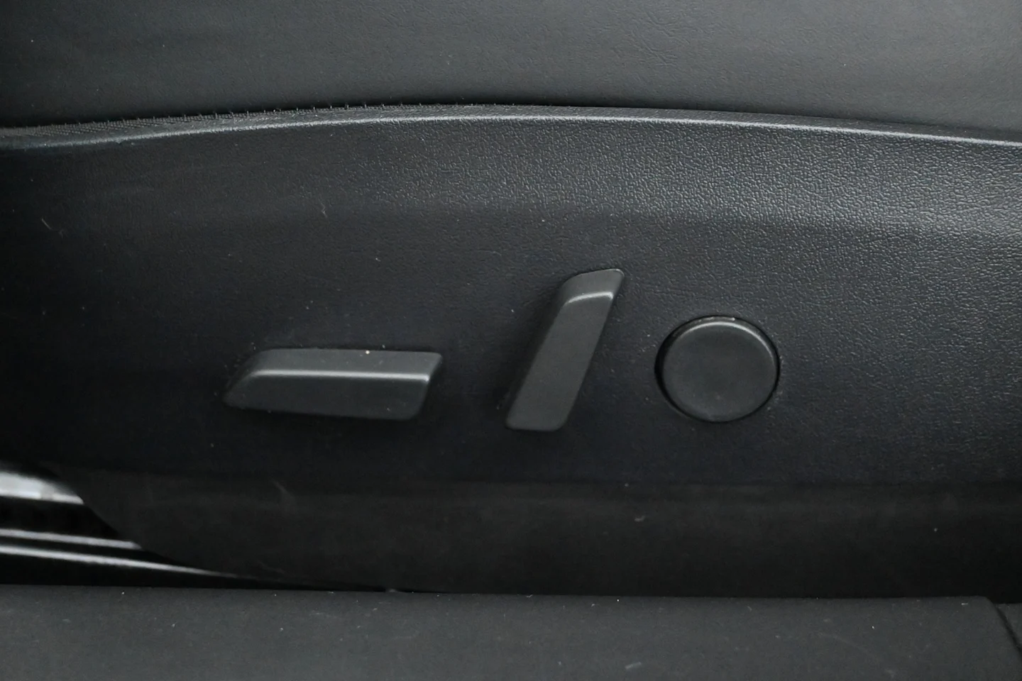 Car Image - 5IYMwvPyF6wq56EtR7H0G1