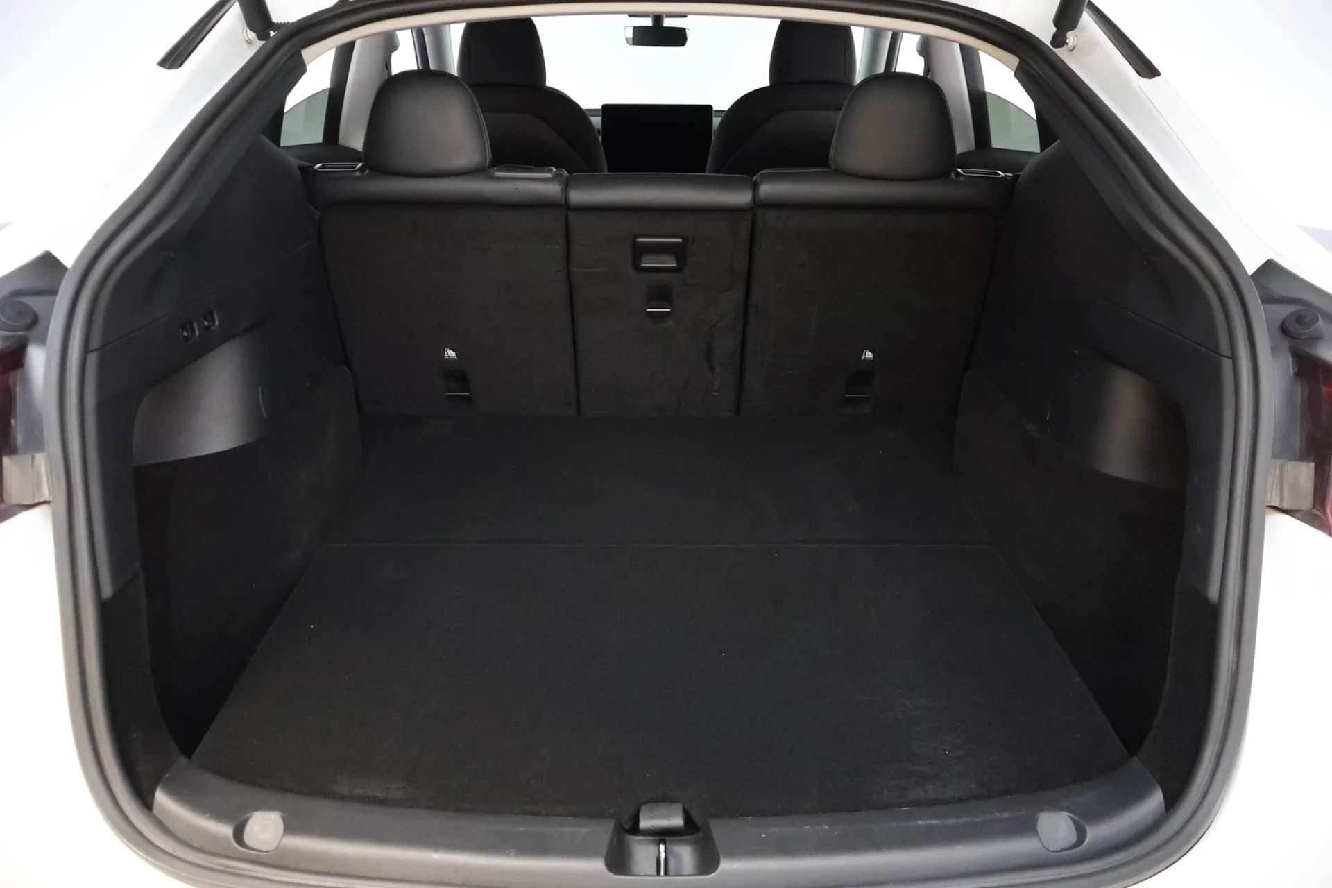 Car Image - 7E2IKaOAjS0va52UR5r25d