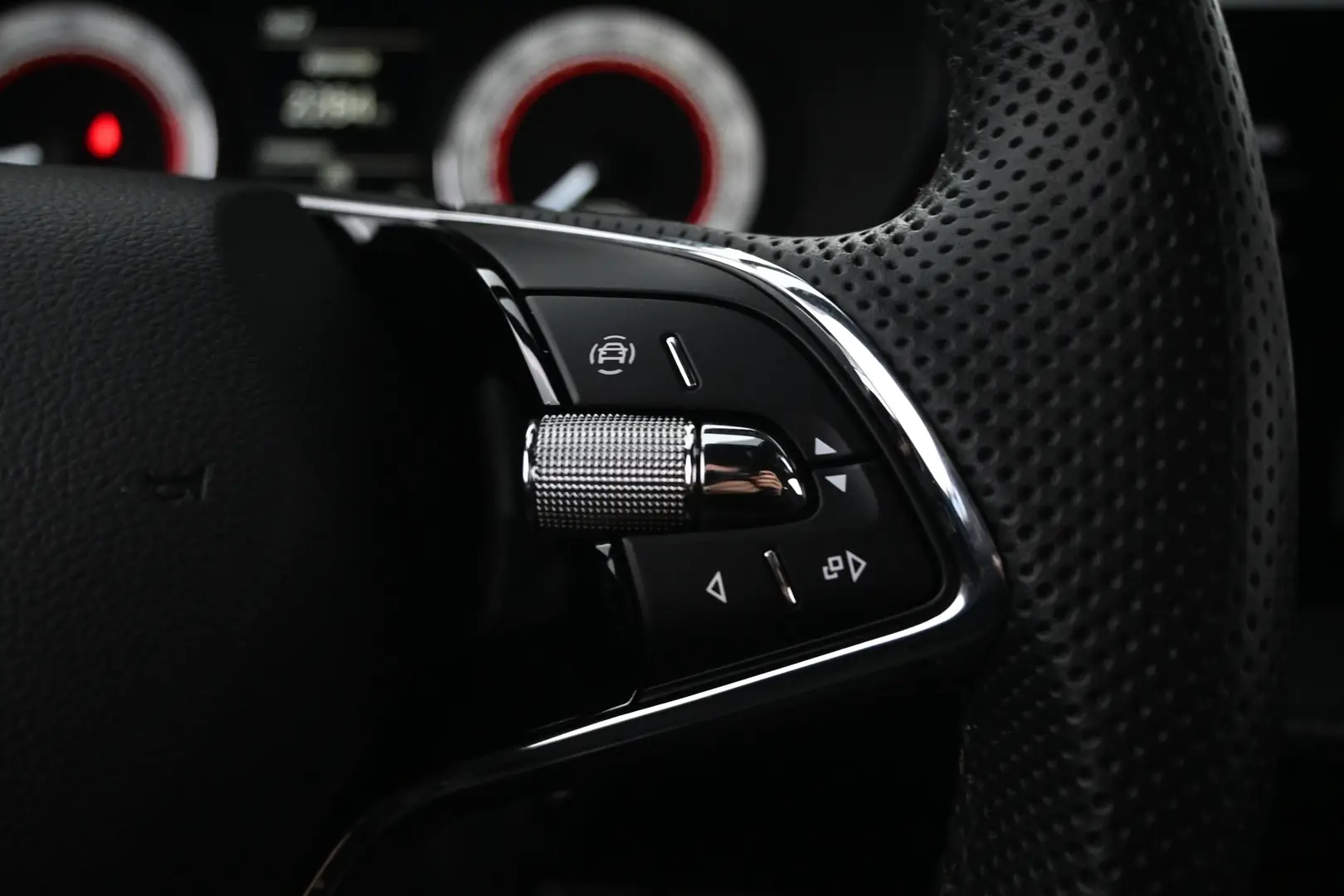 Car Image - 3NhoNcEnXymqNyLQWg5Ozx
