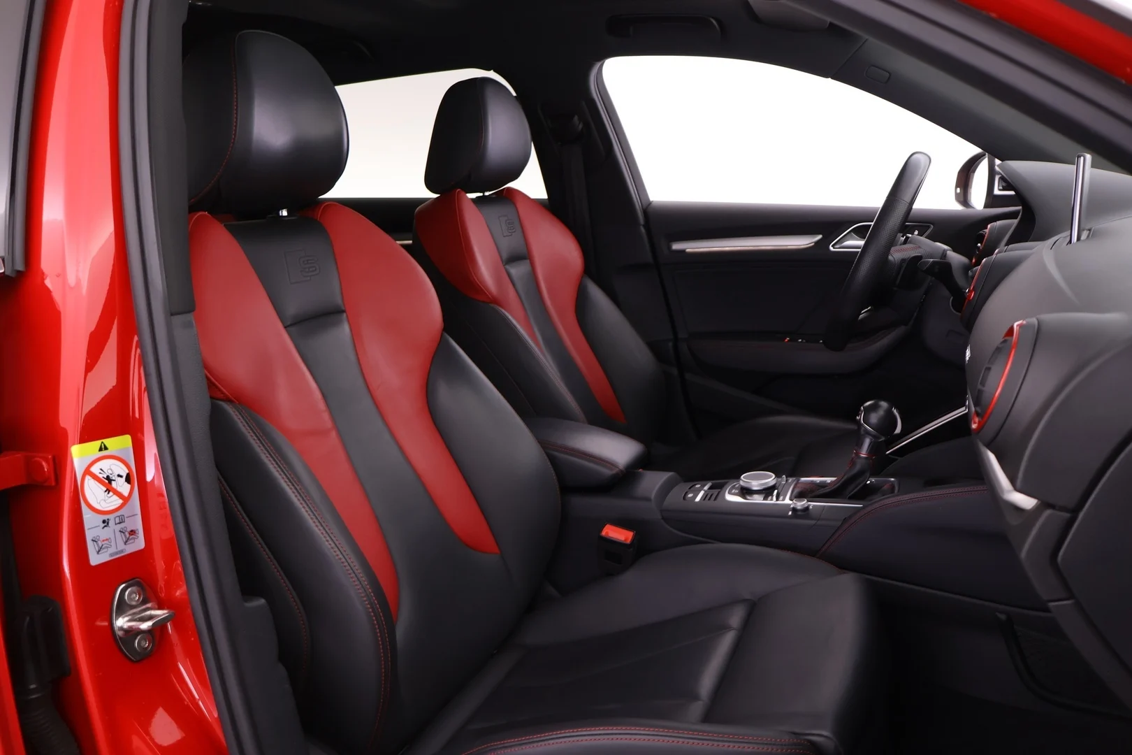 Car Image - 1IKDg5bWKDpXg0QNipkyEZ