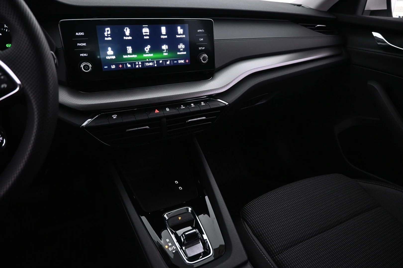 Car Image - hJu0WUsL6V9Z5ztRNths4