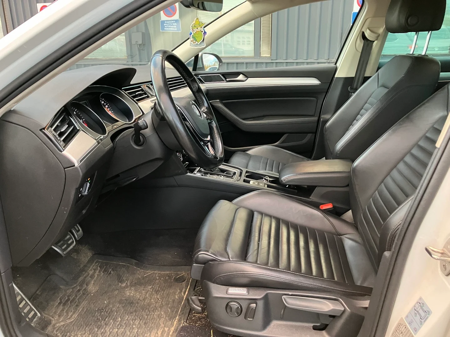 Car Image - 6dd0ECuxBJ1Y5W2Cq0Fu9S