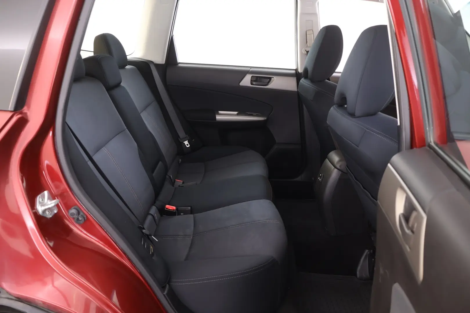 Car Image - 6w2LRCql21PKkiwvf27ZPI