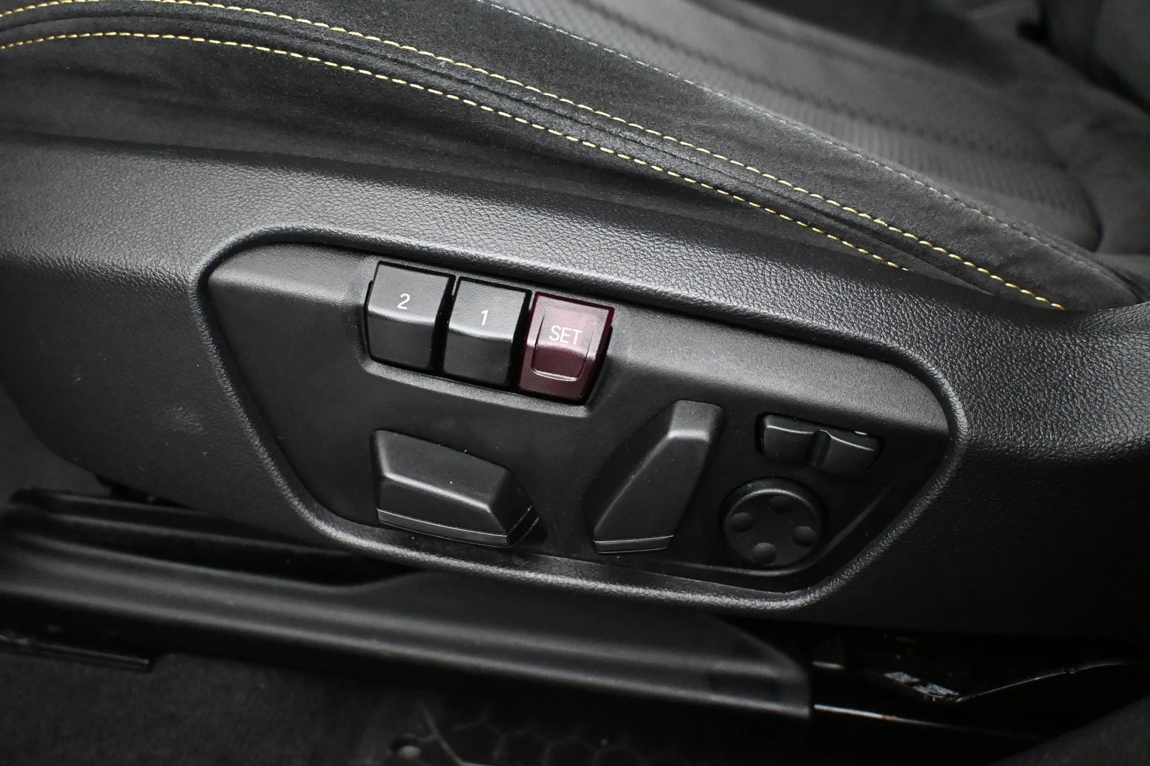 Car Image - KMLe0rxw3n0aFrmOKxadR