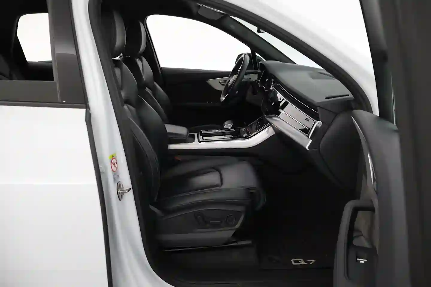 Car Image - 3zCw0Sth6BKwiQeEWDL33D