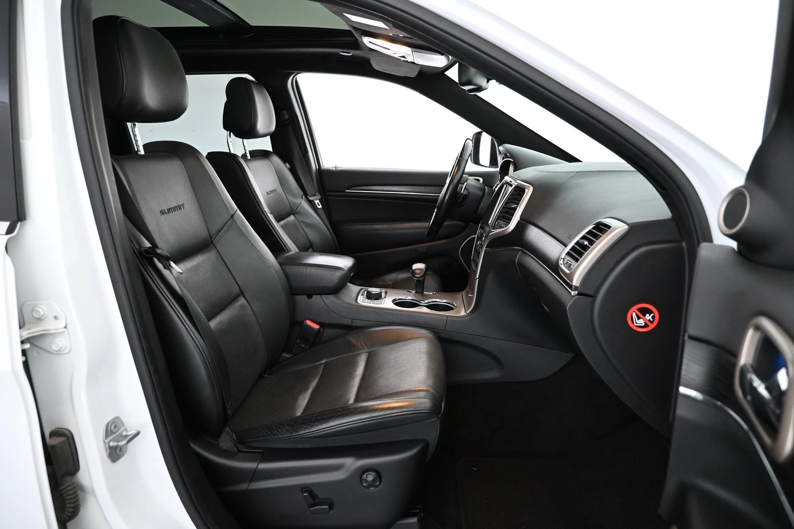 Car Image - 5iw0nYENXqyNLcggbStRZt