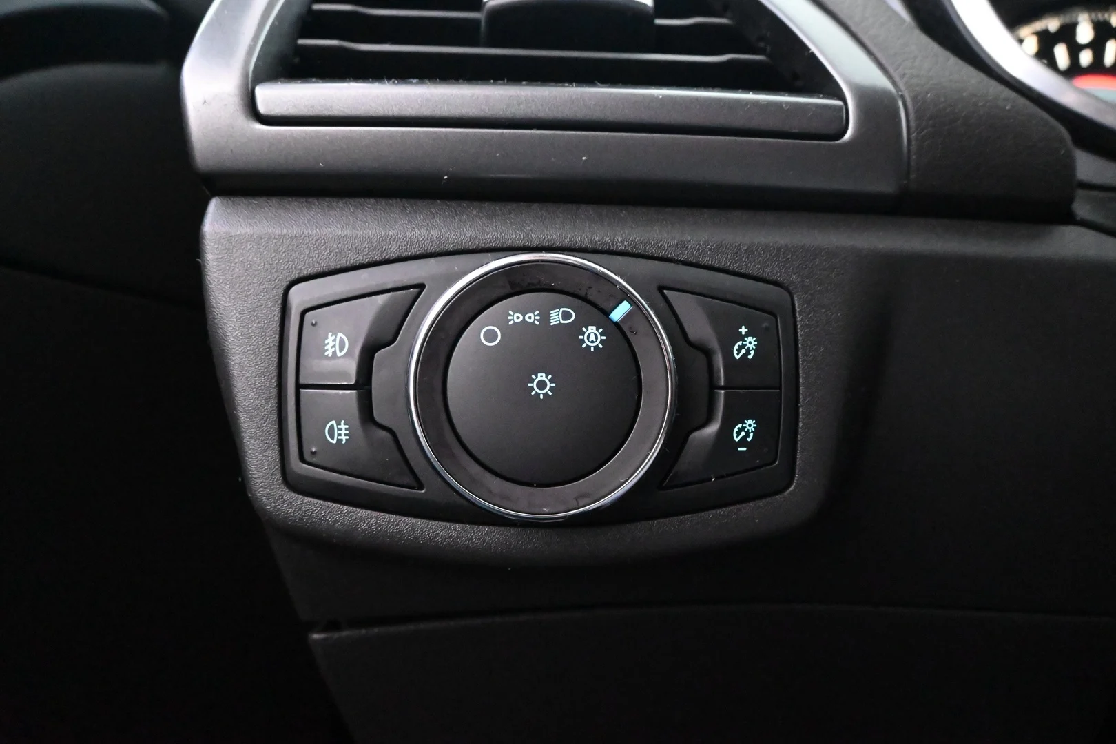 Car Image - 3ysM5DYewEmg9R5RETZ0o6