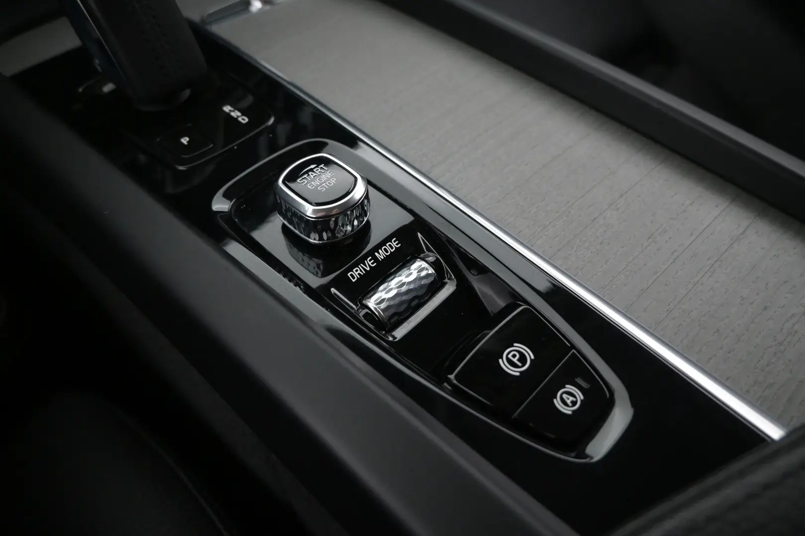 Car Image - 6xBq4B4hWNFwzxV7iS1zg4