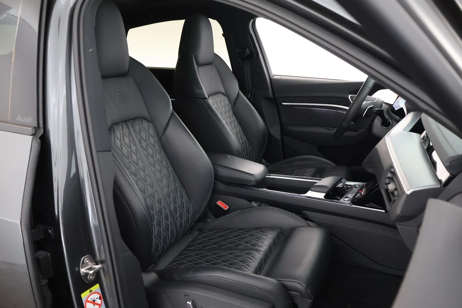 Car Image - 5trnScceGtxTrC4zPXKTCt