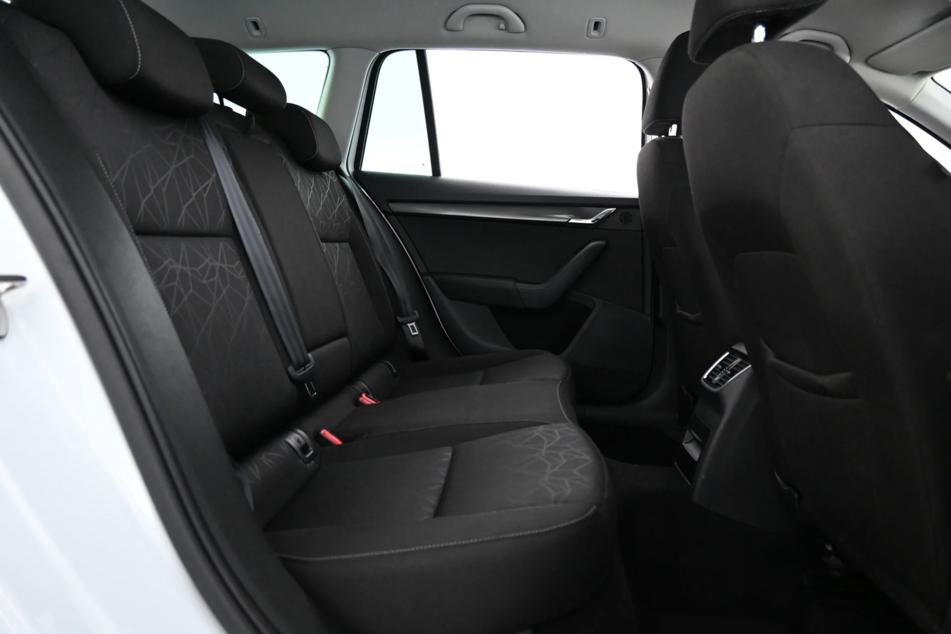 Car Image - 1jaP6xBsMjWsJrsdlBps6S