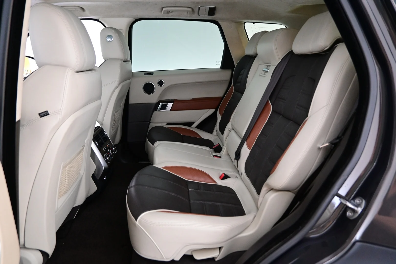 Car Image - 4qf8EgRTNbl2lTwTcrYU6Z