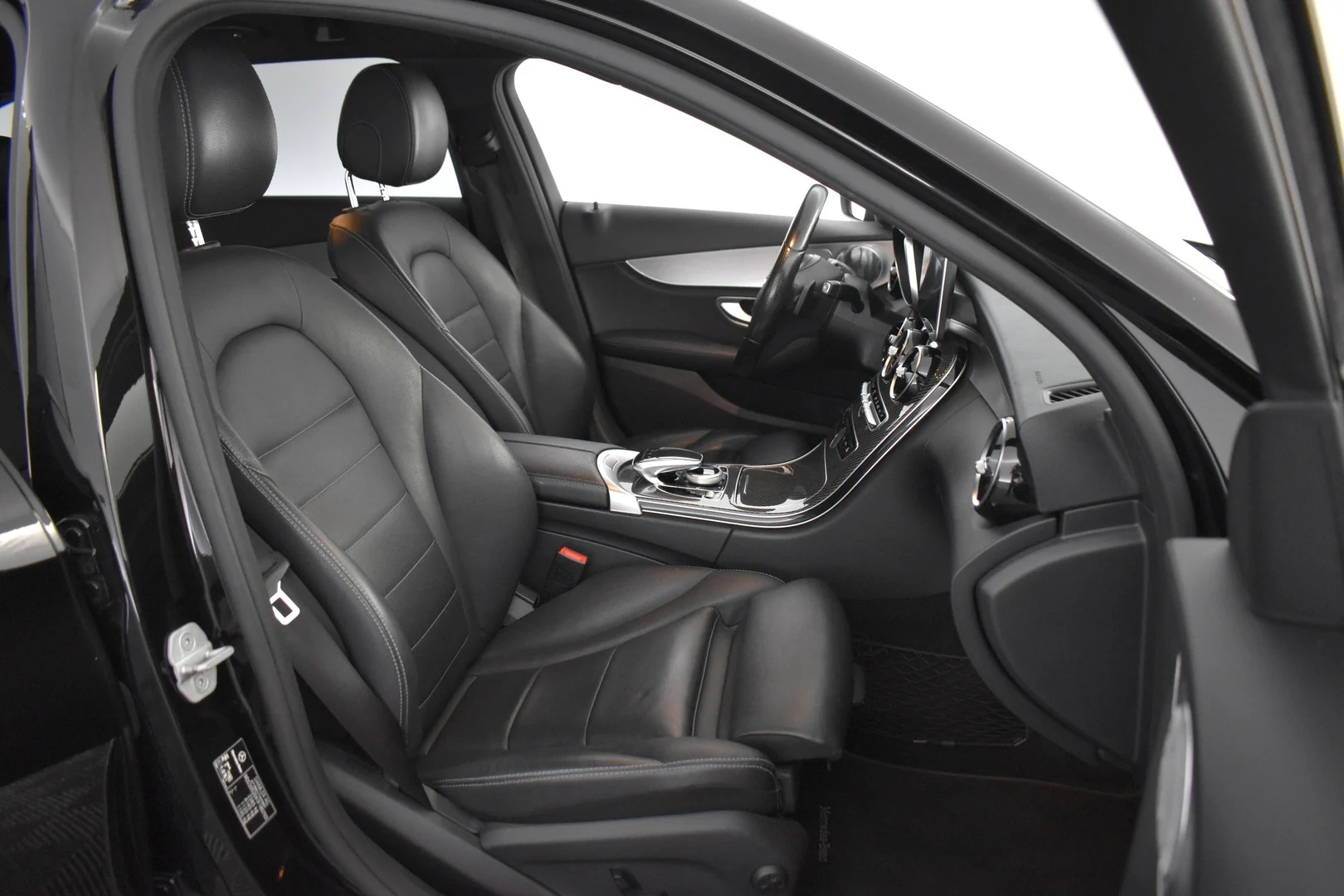 Car Image - 7B4nDk9cmQOnFkFOFq24vM