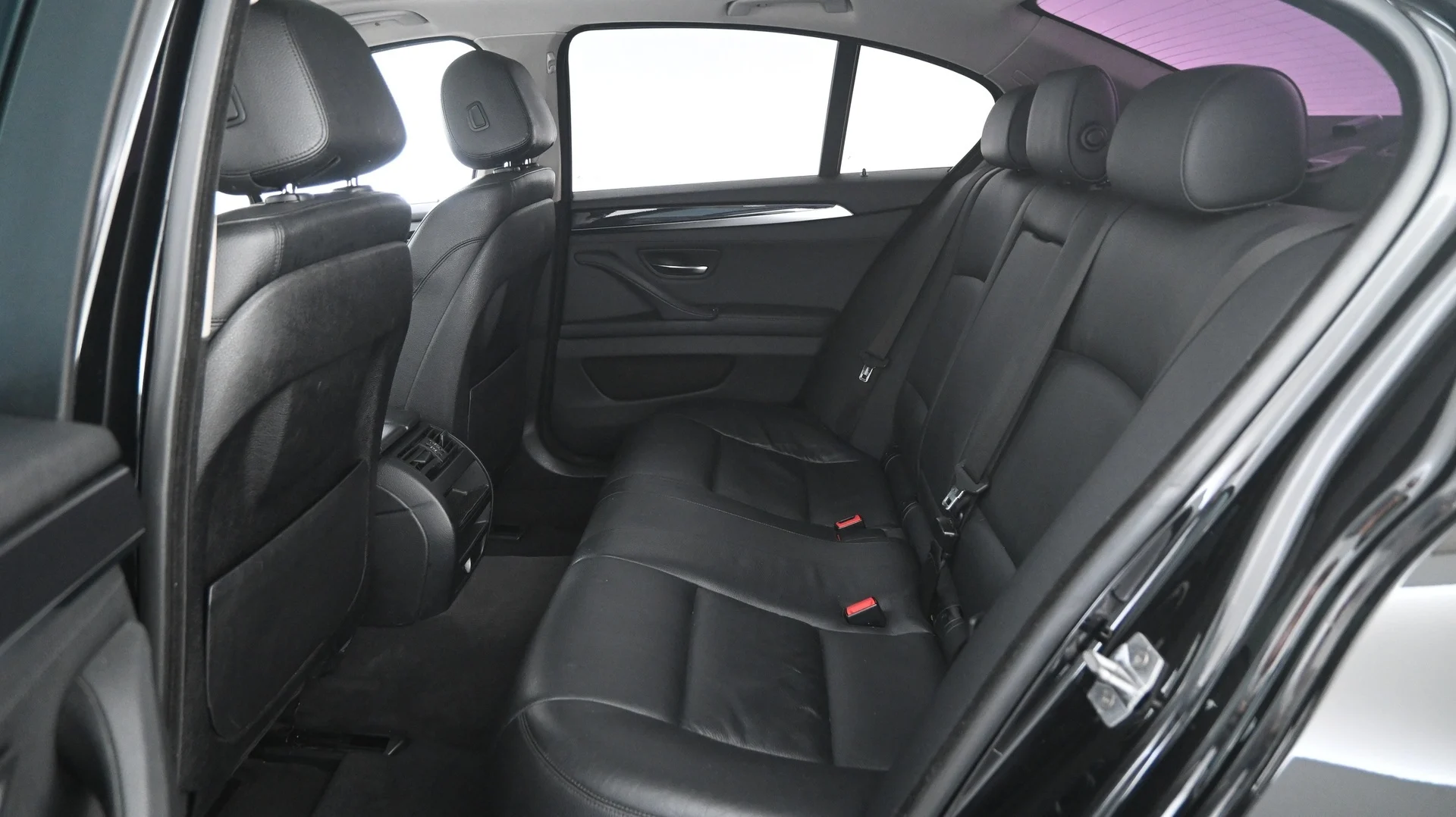 Car Image - PlbhDa2xeYvHOSfso2iNJ