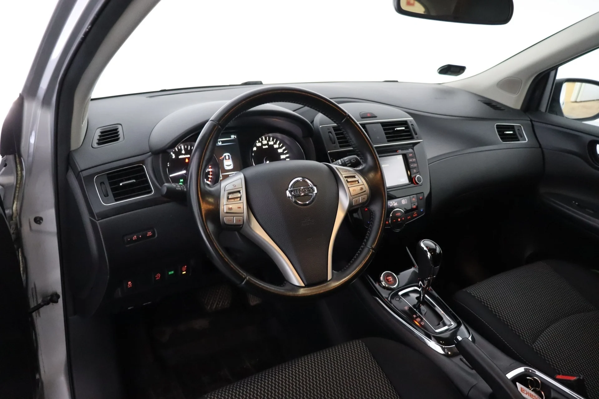 Car Image - 2ecwEkAPQnYgCUHltvwDOh