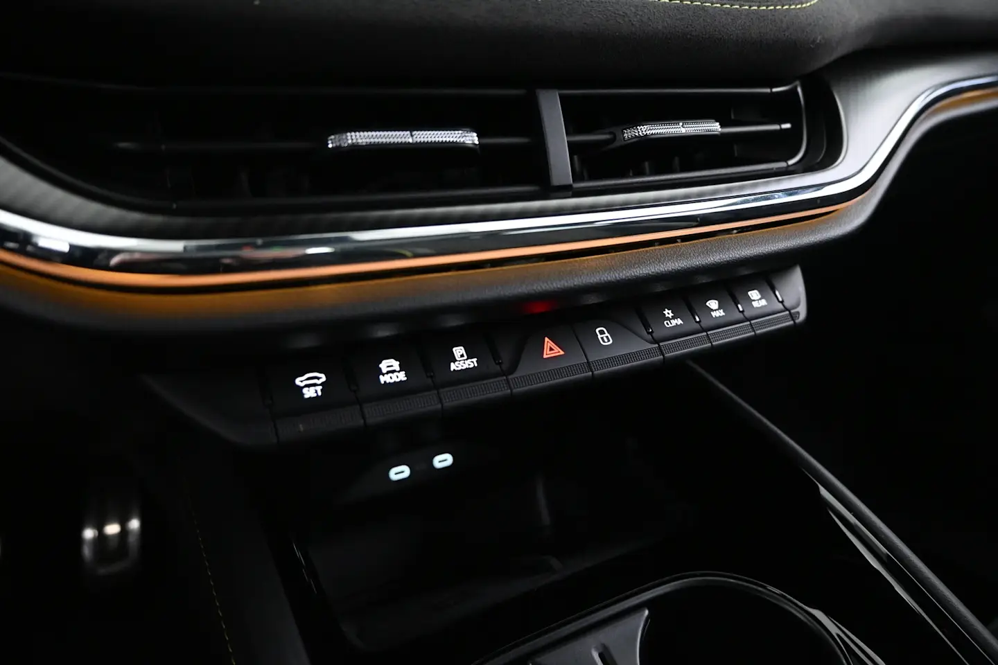 Car Image - 012xju1q0ZqMcLCweAMiKZ