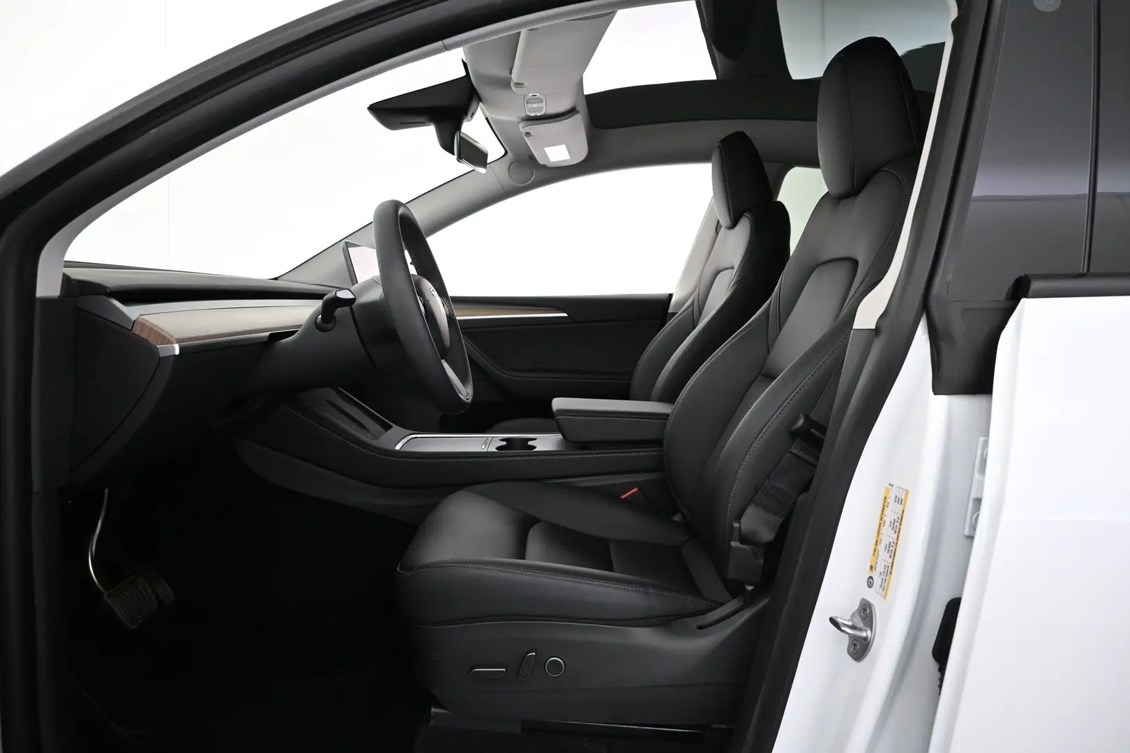Car Image - 6OXaka8mVGQyCFP616dBtJ