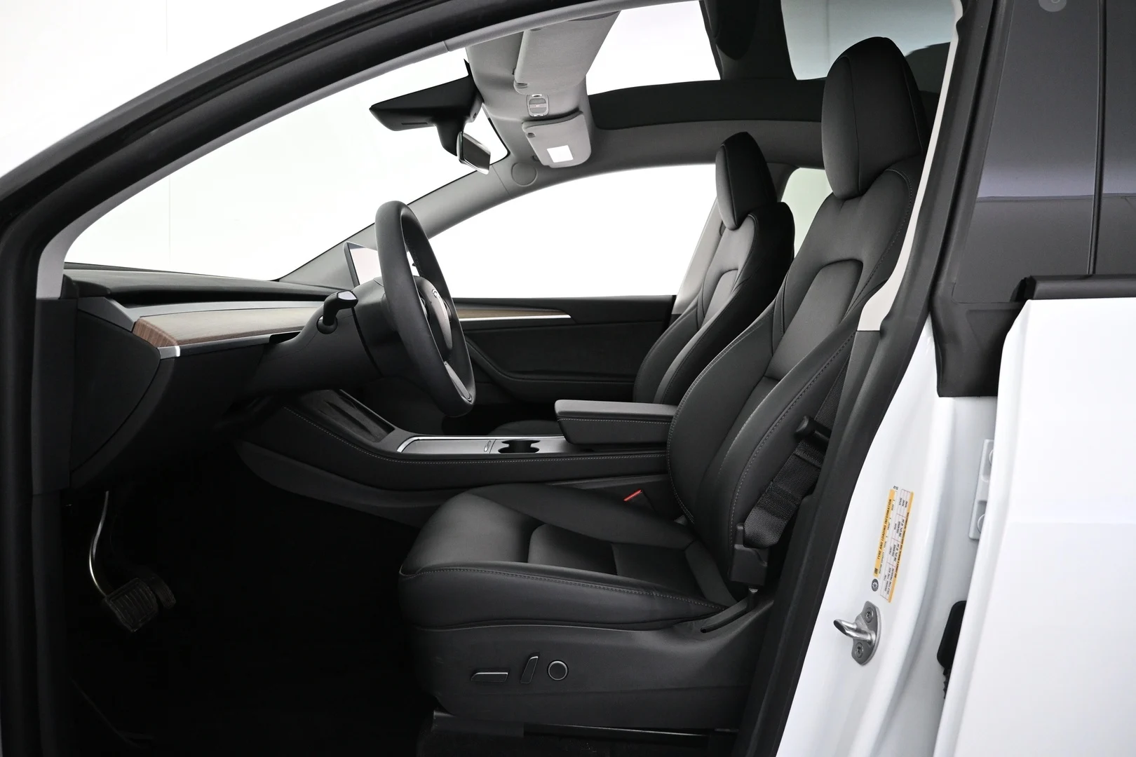 Car Image - 6OXaka8mVGQyCFP616dBtJ