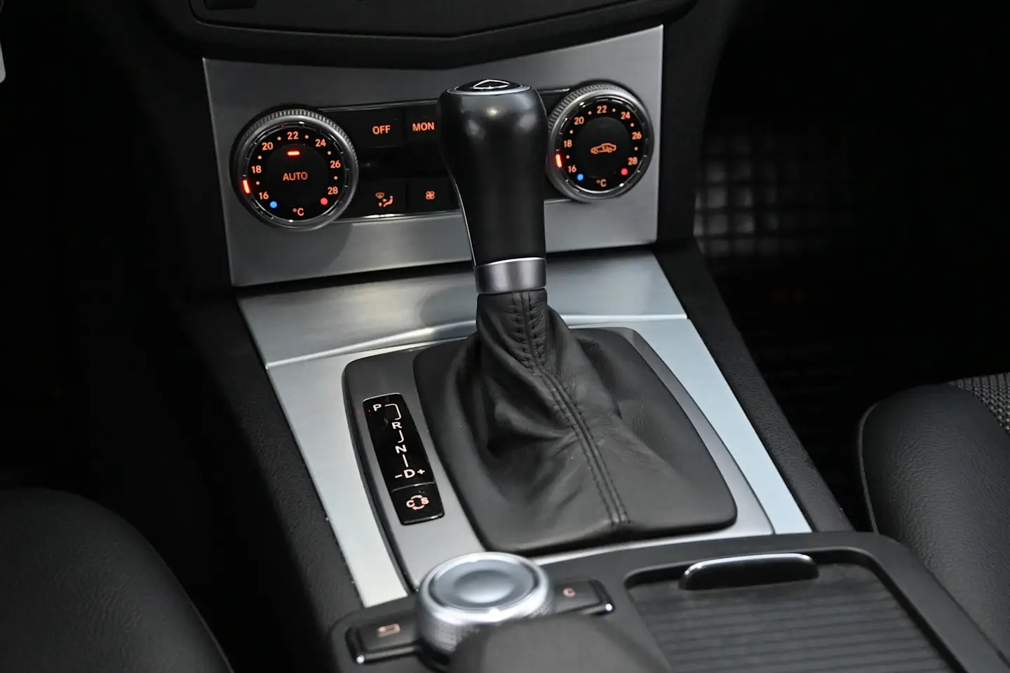 Car Image - 2uSTUyxaThj2RpPXIGzKLA