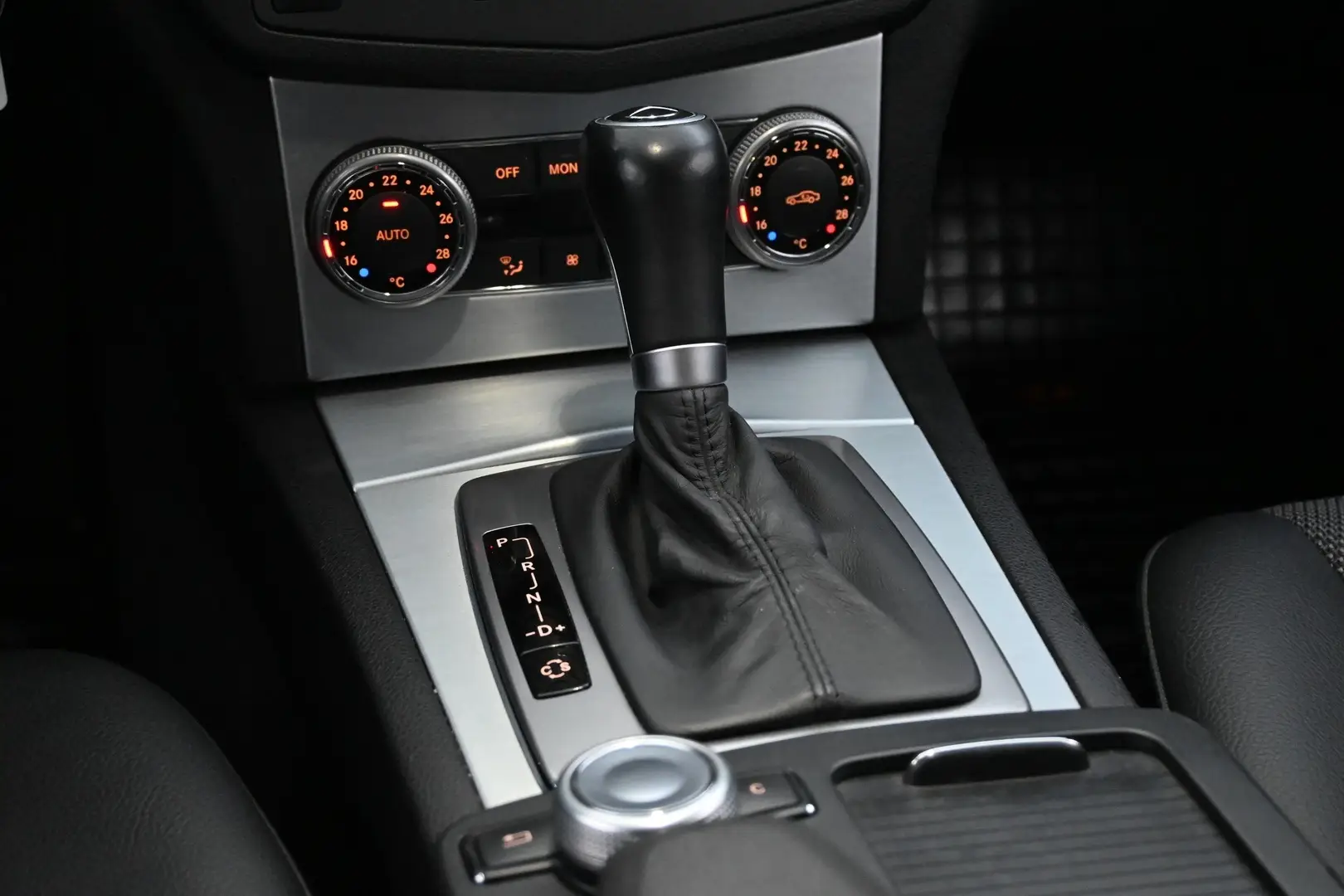 Car Image - 2uSTUyxaThj2RpPXIGzKLA