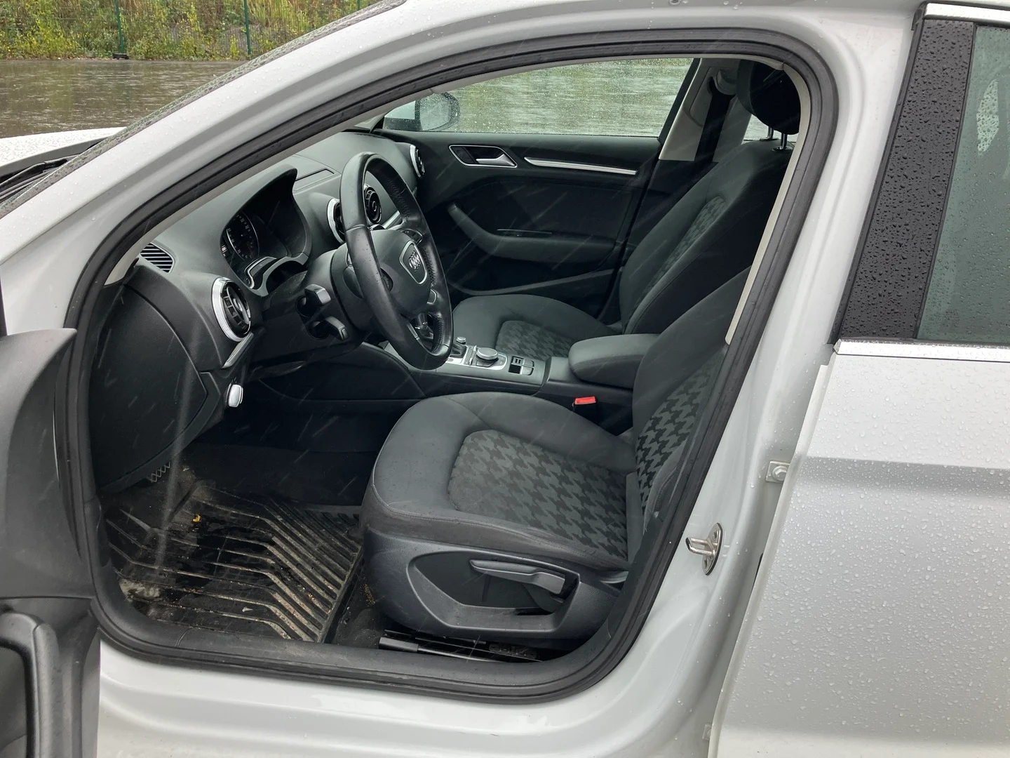 Car Image - 1mr8mCF83LGMGWJiTdolQo
