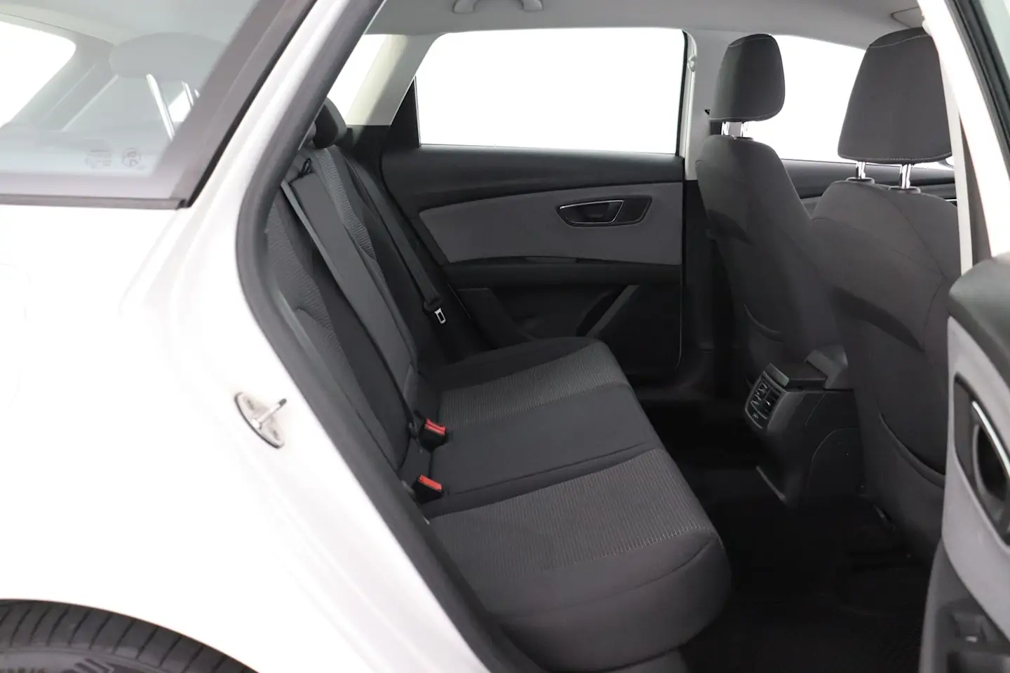 Car Image - 5cY82sDcFQuFPFrjIyVrIg