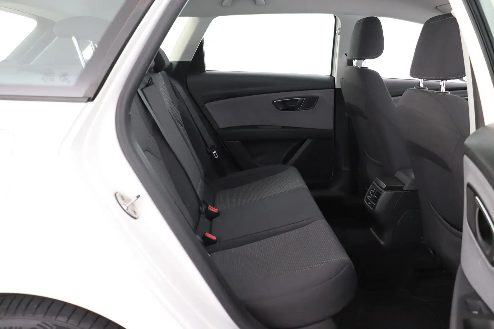Car Image - 5cY82sDcFQuFPFrjIyVrIg