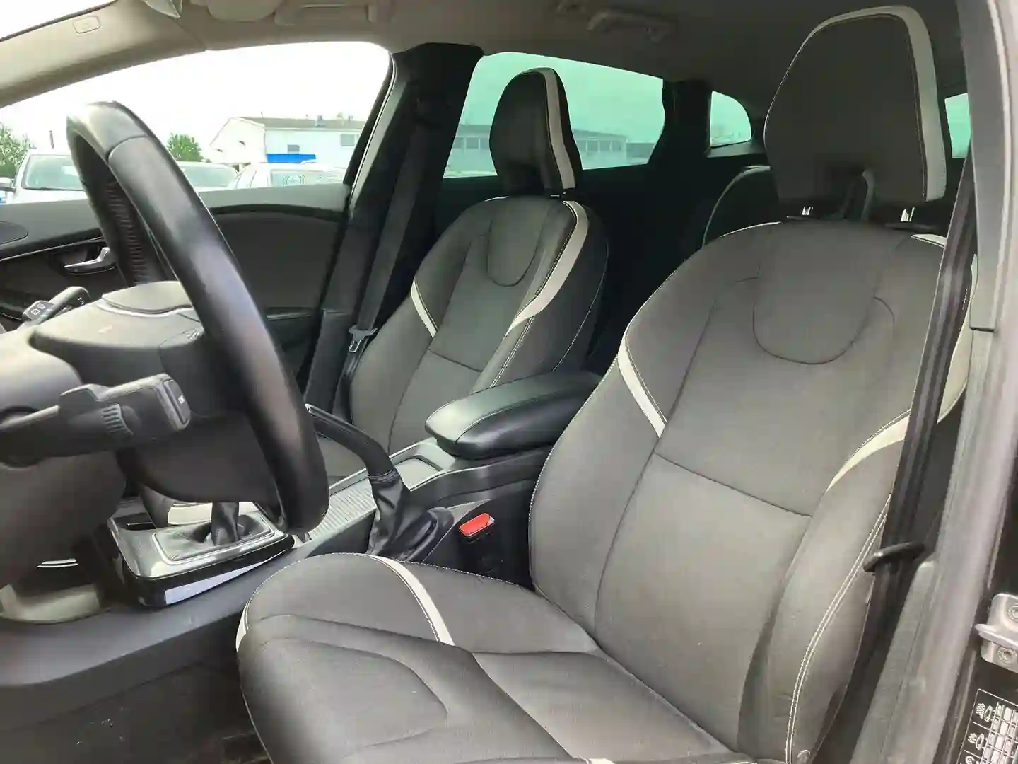 Car Image - 4mdtfUcZgnmaWz3L591bi5