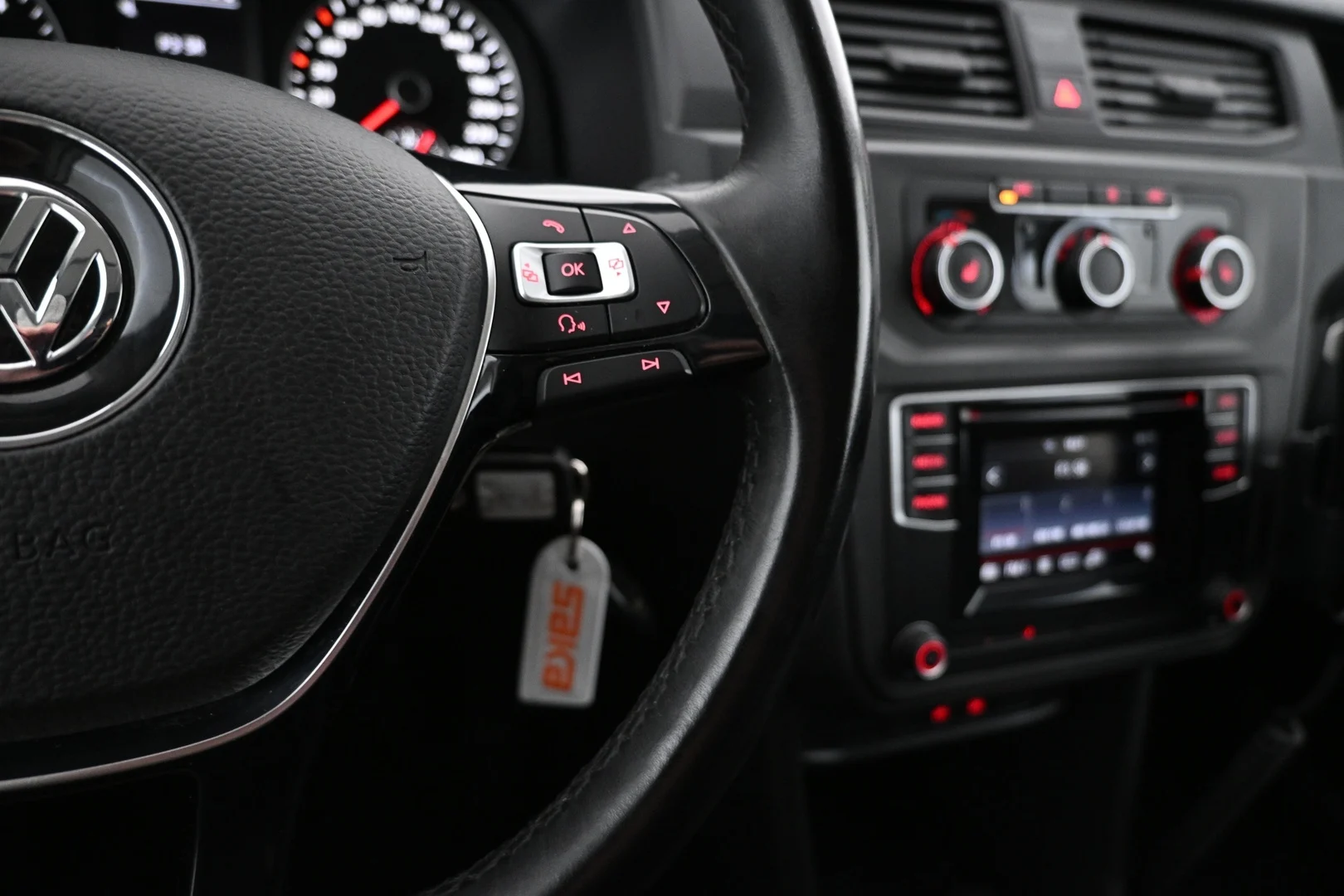 Car Image - 1LmZHb8KYxfqisIl20luKE