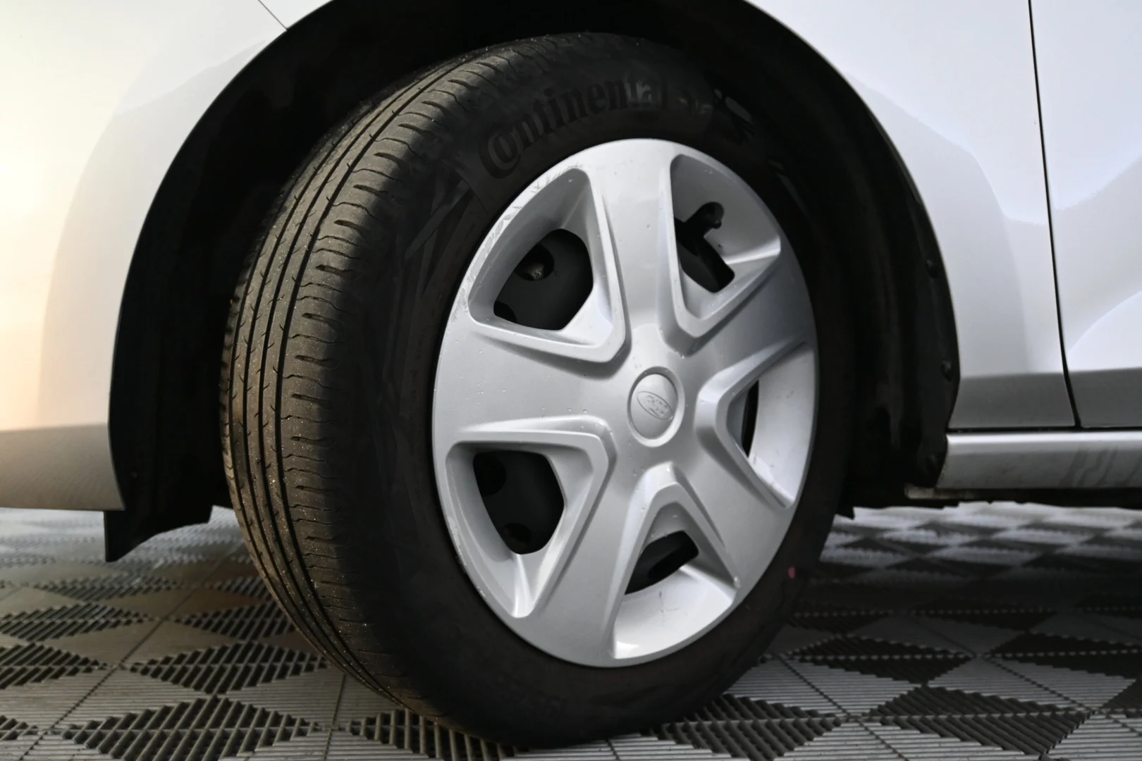 Car Image - 2voe1FOqxgmhg4oOwu6s5B