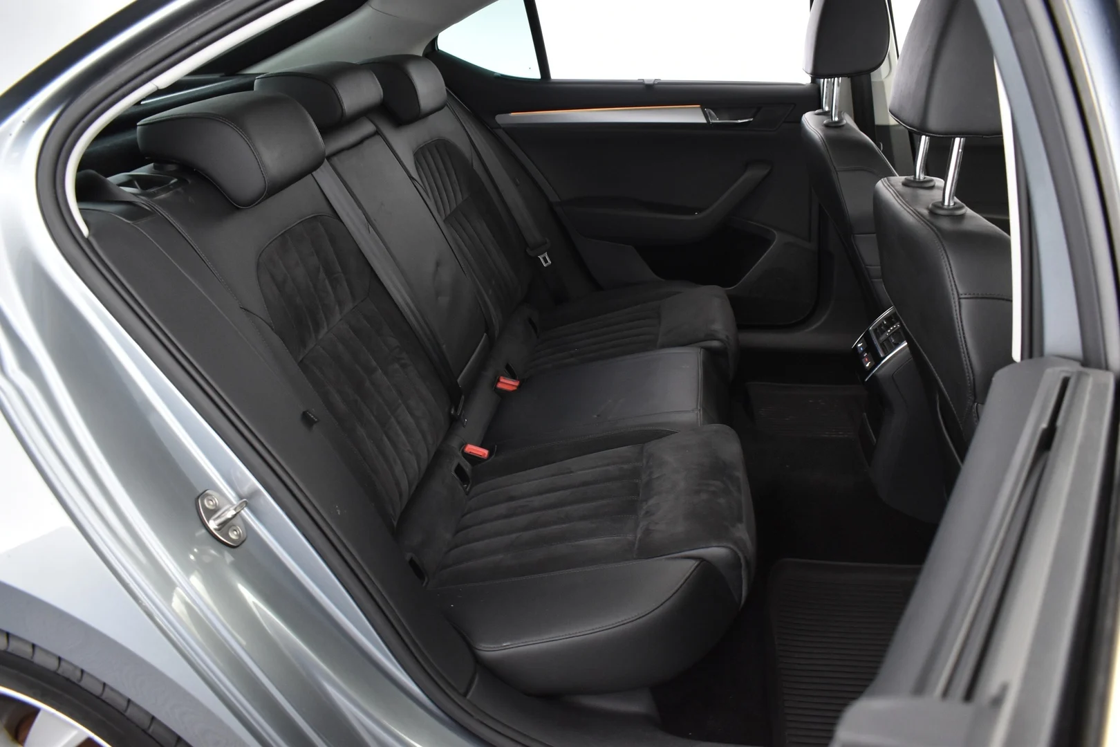 Car Image - 11r9cGRcOYx46RbP37CAw2