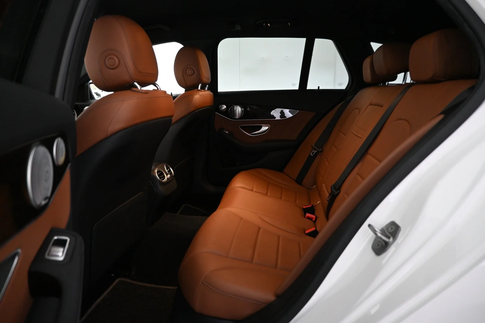 Car Image - 28G8j0pUnatW24o3lqfSL1