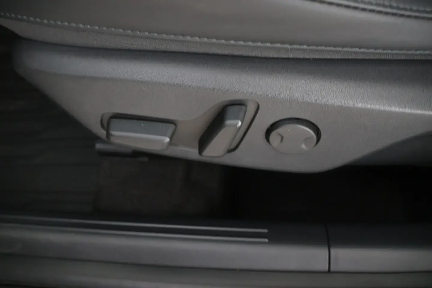 Car Image - 2QgLjPWQxruaf6wF6aLM5o
