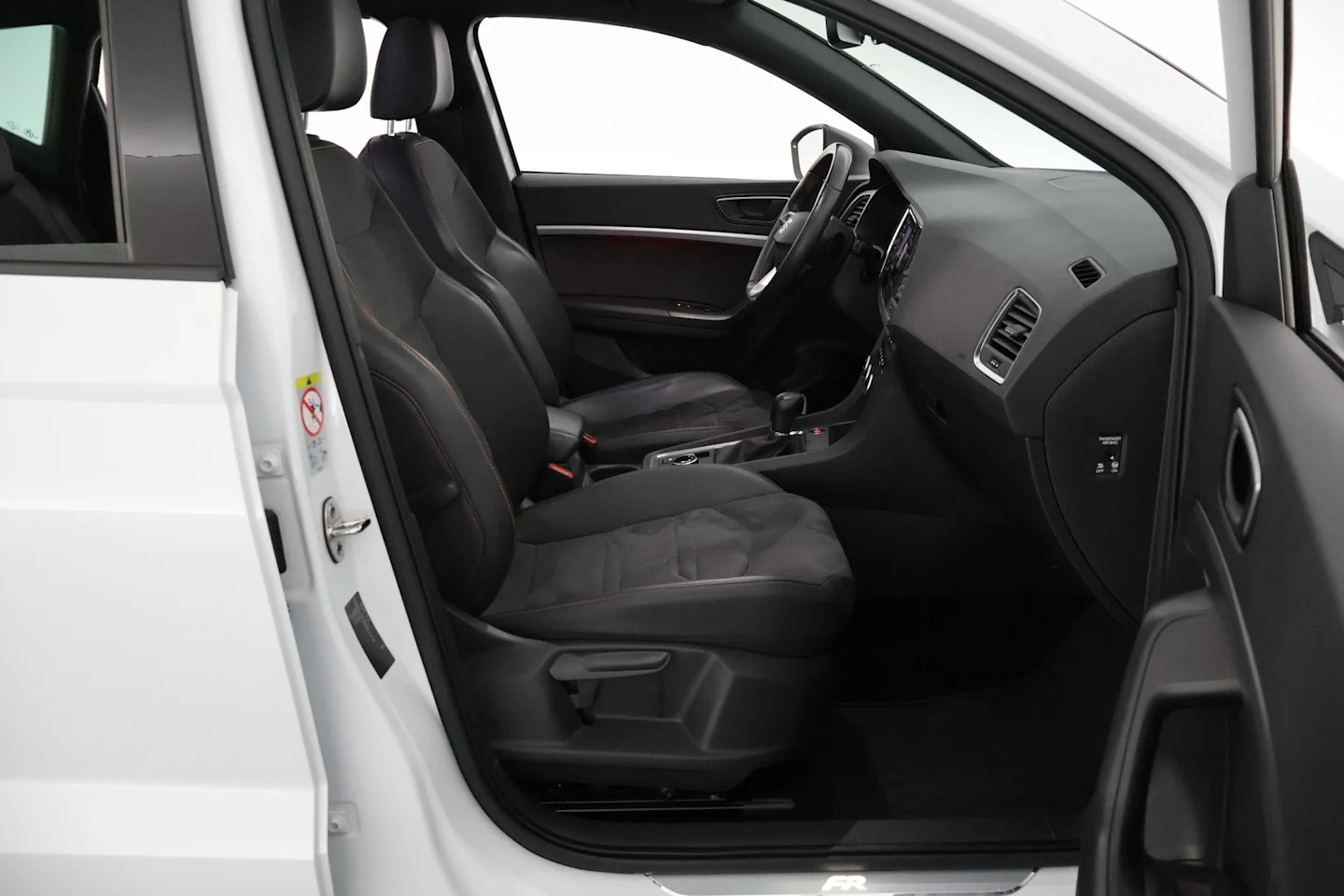 Car Image - 2IDL9CaAIrZQ7dg9oBM20G