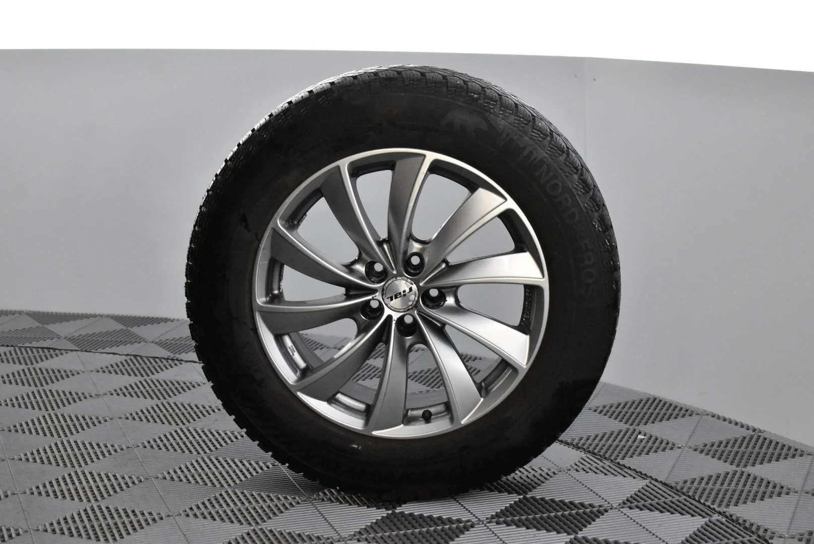 Car Image - 5rBqsXBvZ6e4wZy5lyIcKh