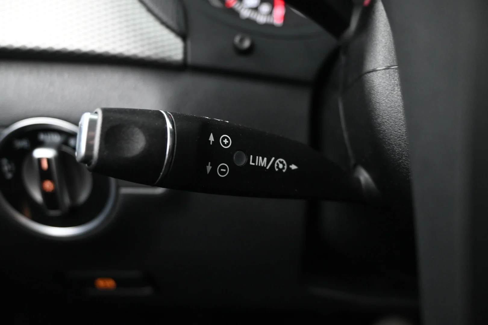 Car Image - 2ndU8Gsm1bYZNgCxwOZii3