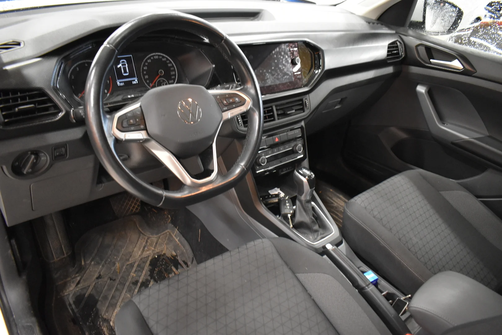 Car Image - 5hLyAVMFRtvioCapFvCM0L