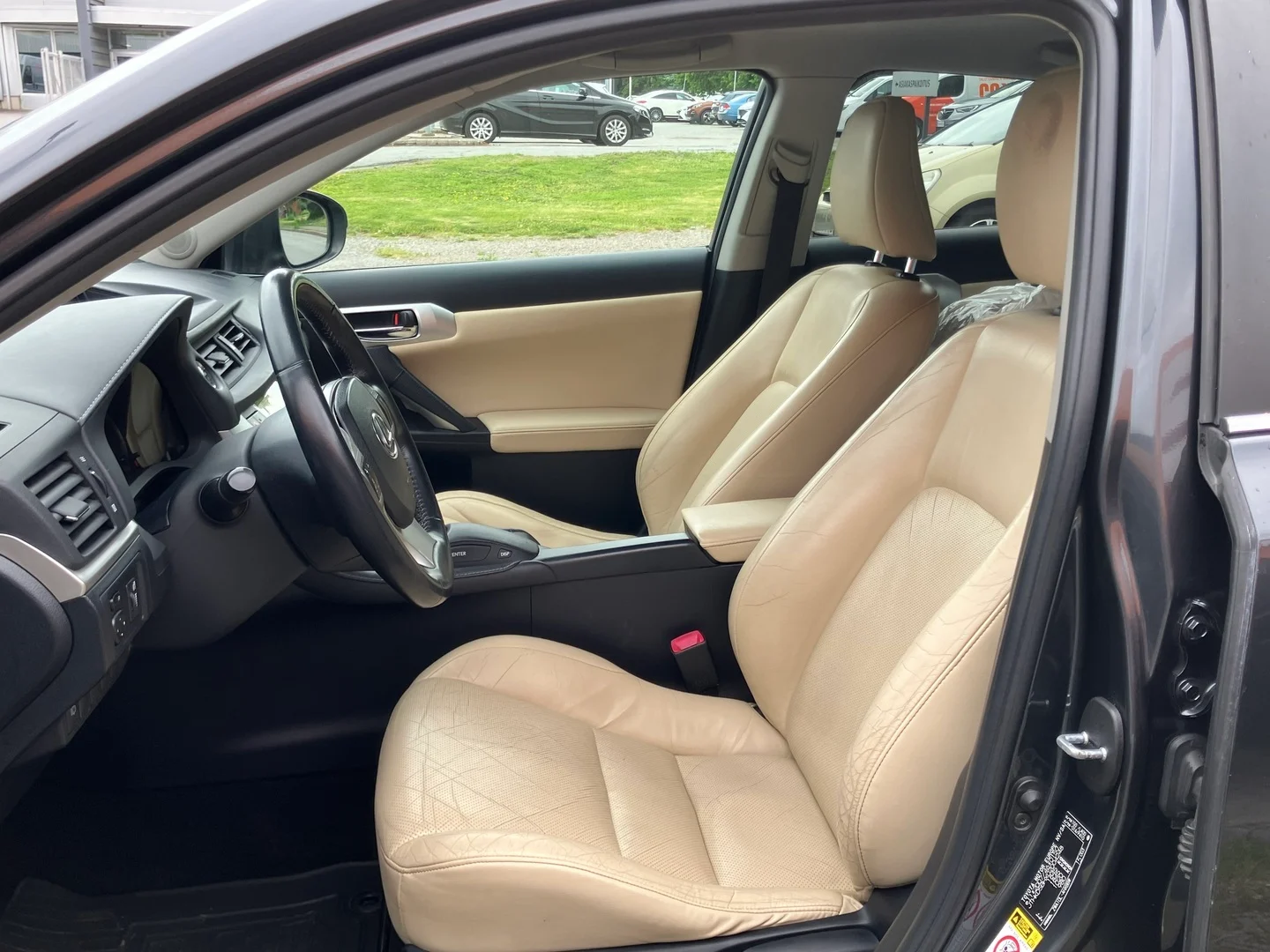 Car Image - 3Q2LtdUXcKXmxNS5cQo0Vt